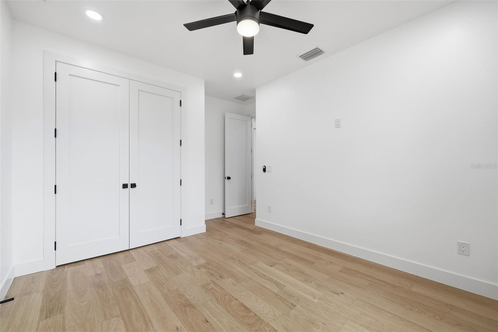 307 W JEAN ST — photo 20