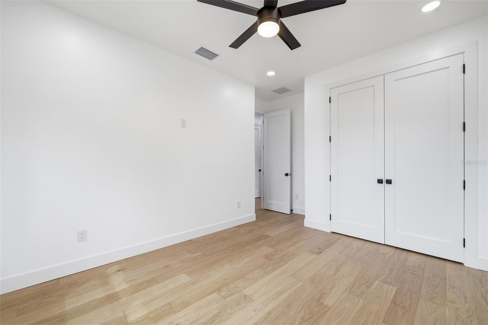 307 W JEAN ST — photo 22