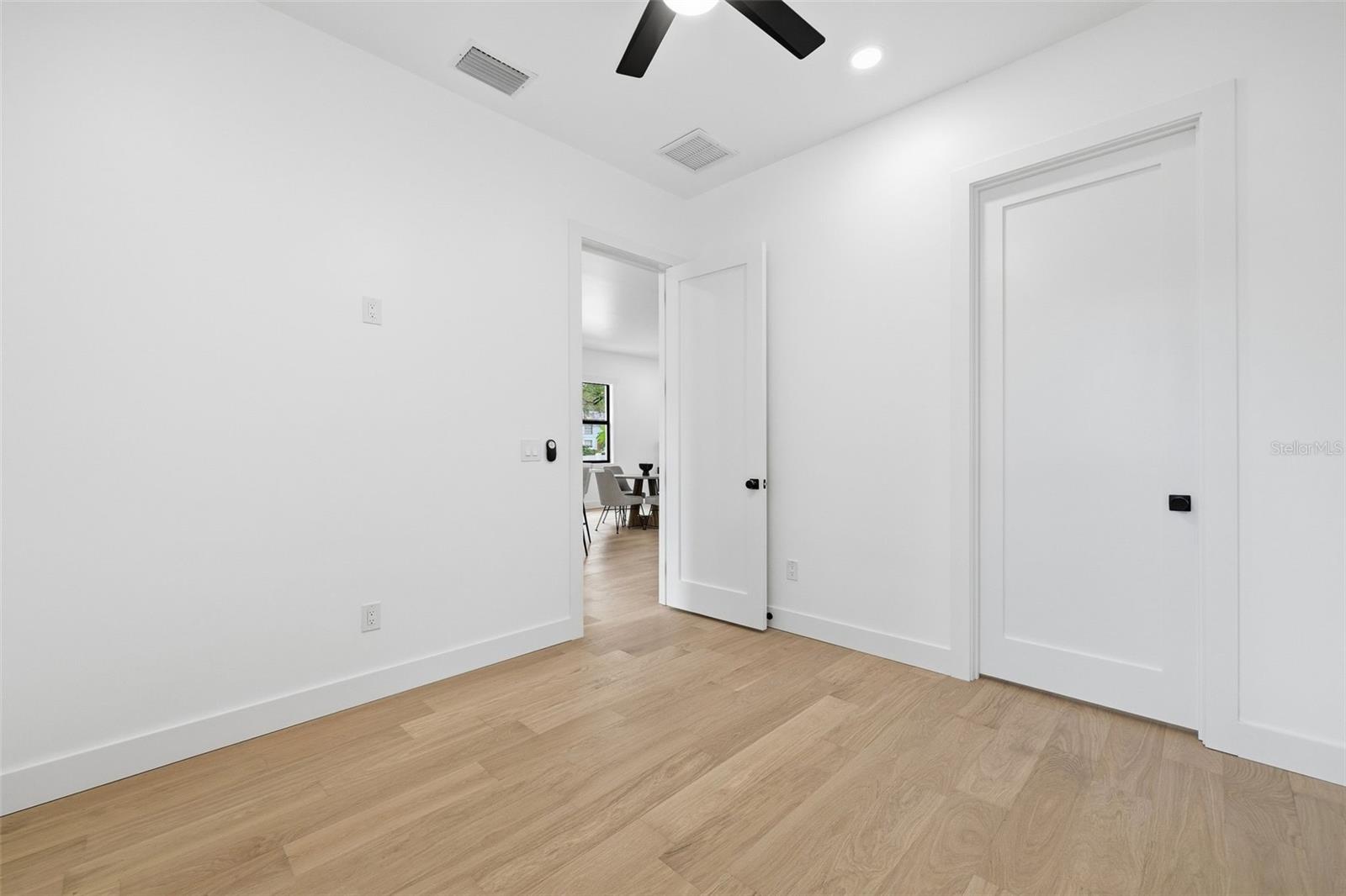 307 W JEAN ST — photo 16