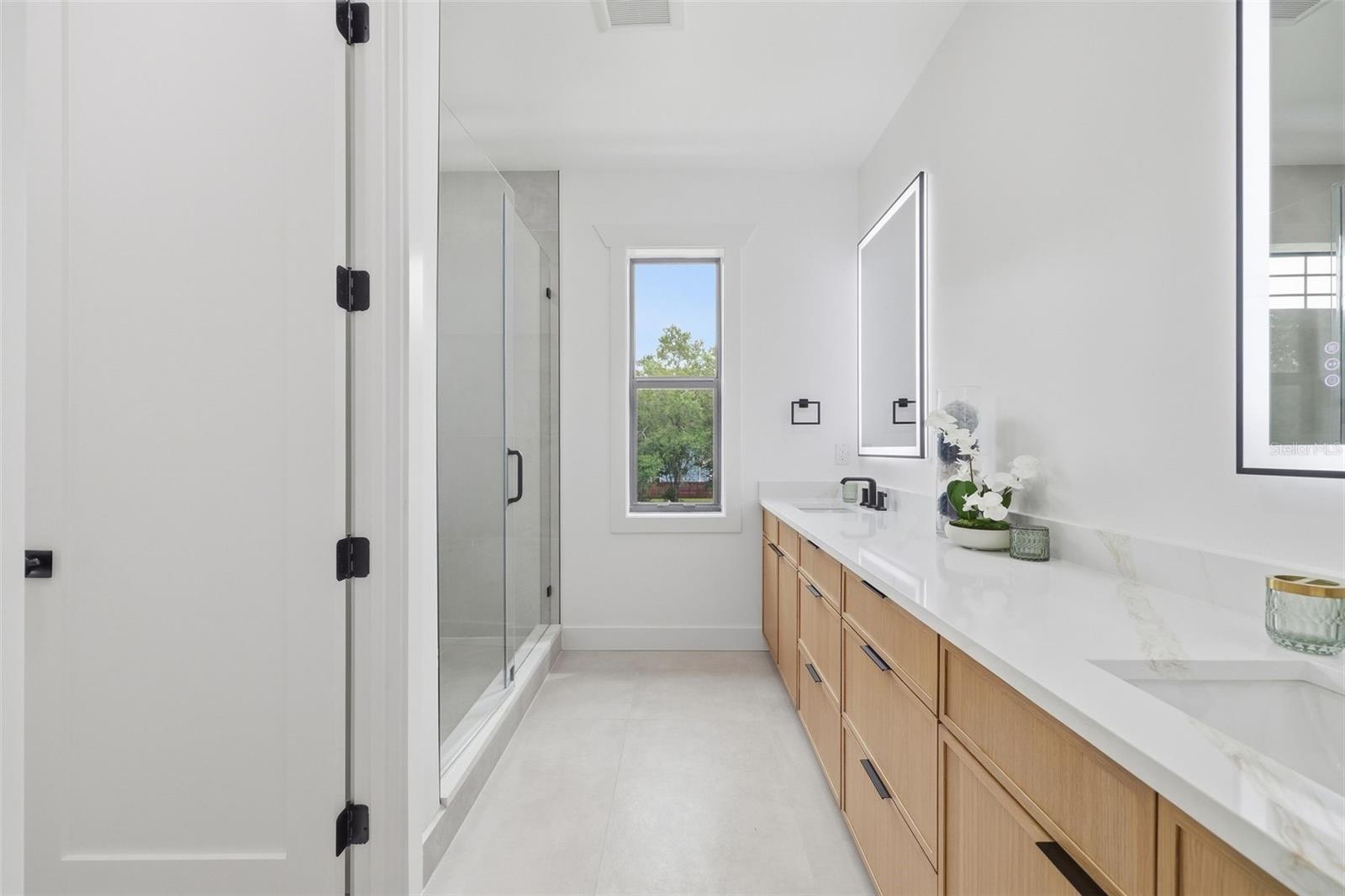 307 W JEAN ST — photo 30