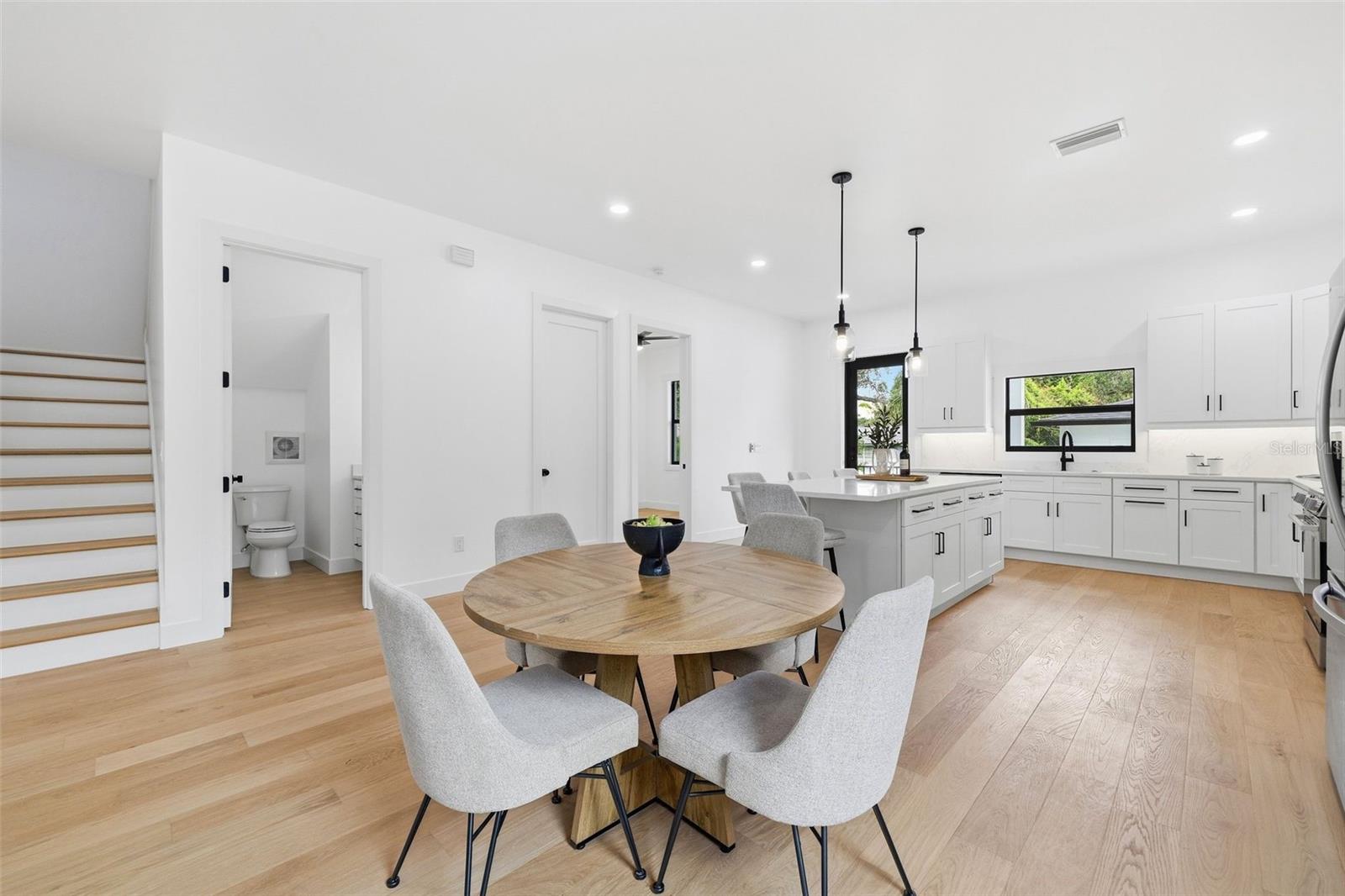 307 W JEAN ST — photo 11