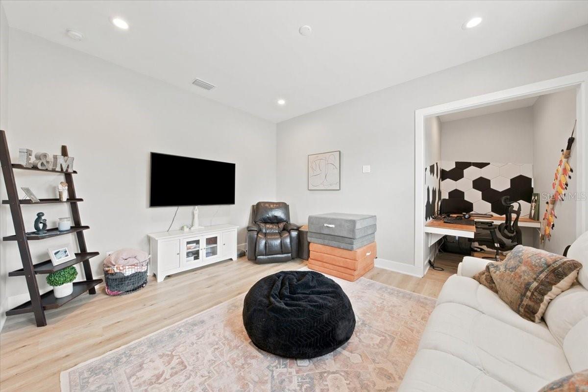 3011 W NORTH B ST — photo 25