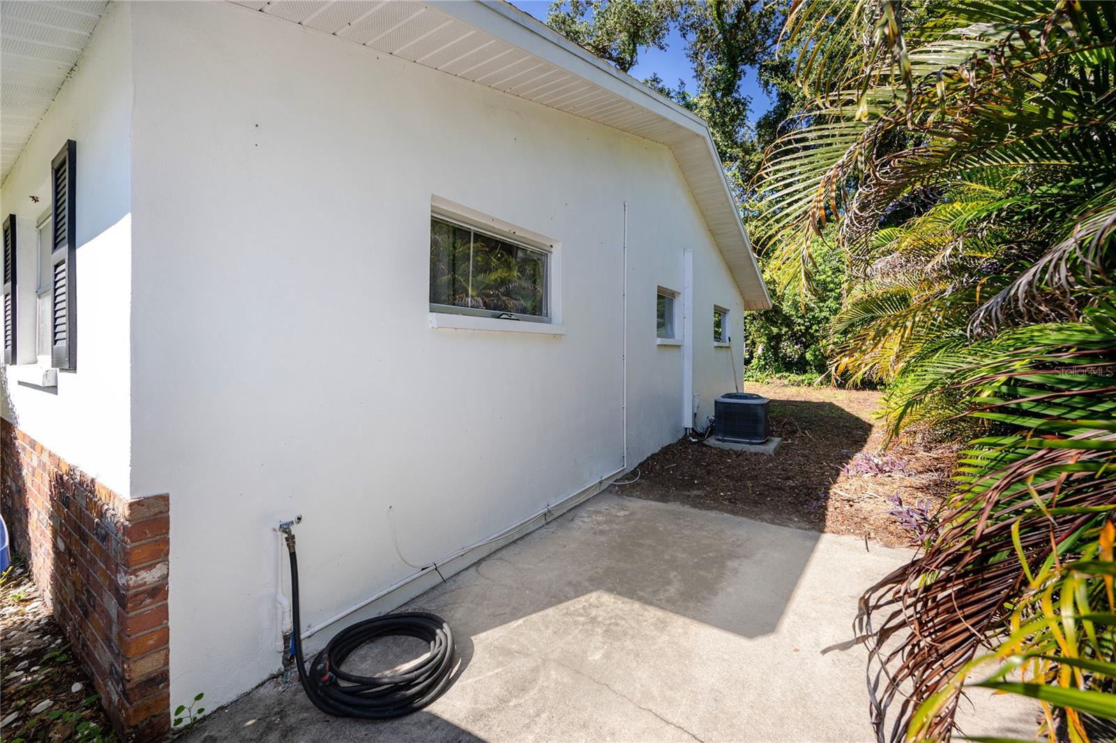 332 ACROPOLIS DR — photo 41