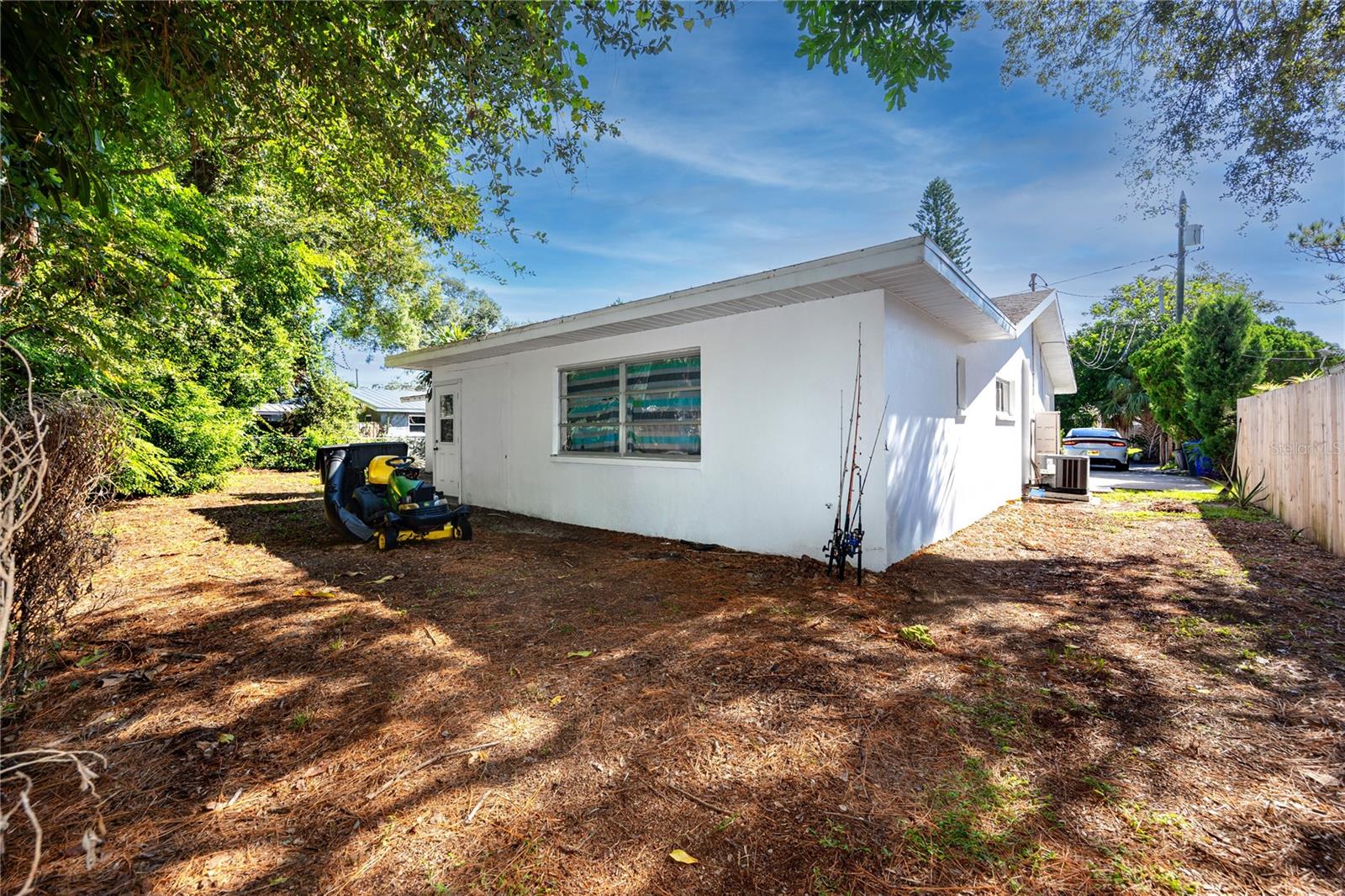 332 ACROPOLIS DR — photo 42
