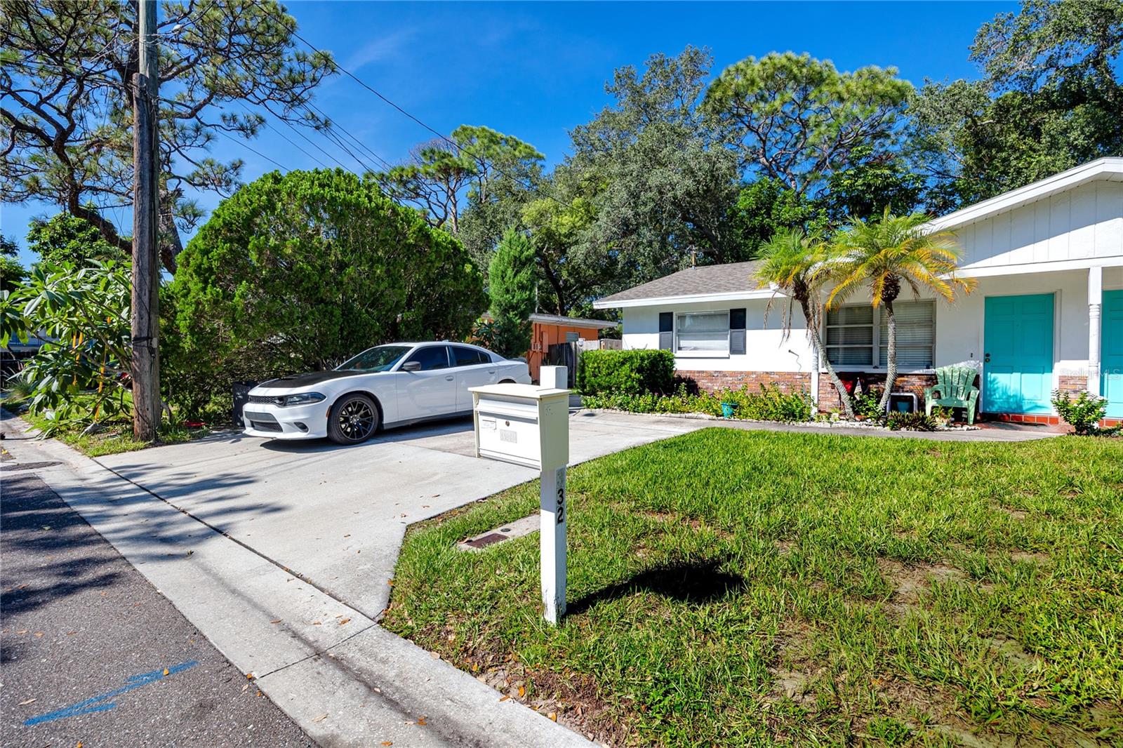 332 ACROPOLIS DR — photo 23