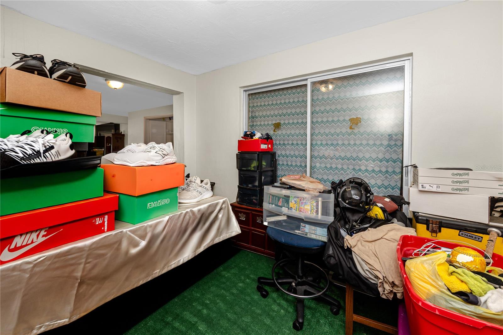332 ACROPOLIS DR — photo 17