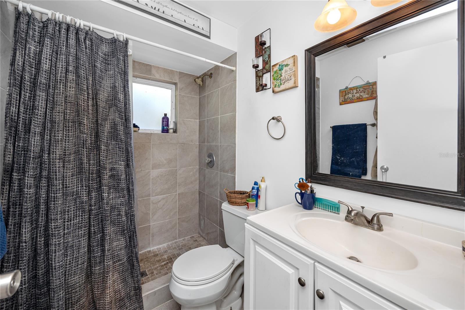 332 ACROPOLIS DR — photo 35