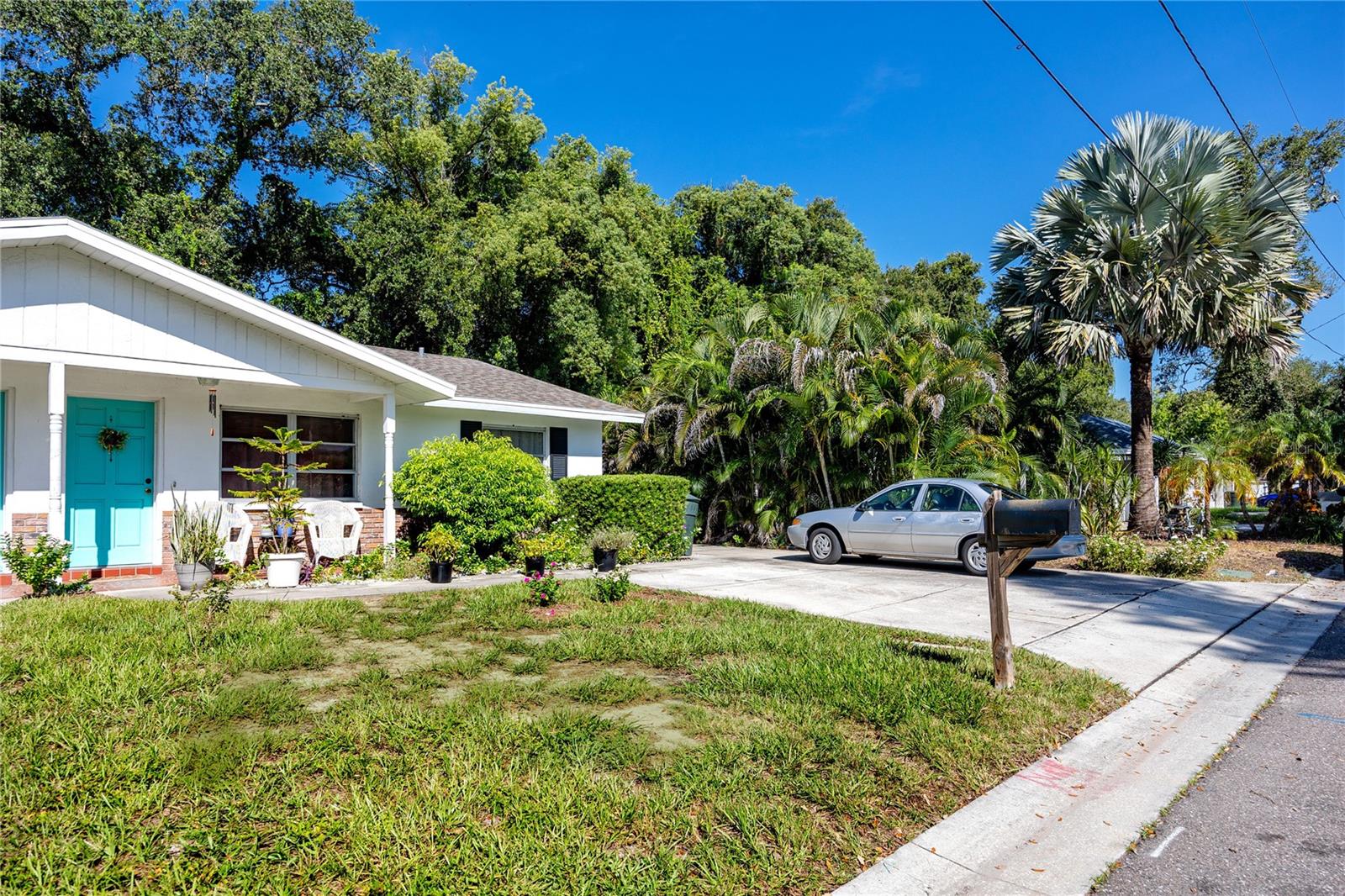 332 ACROPOLIS DR — photo 47