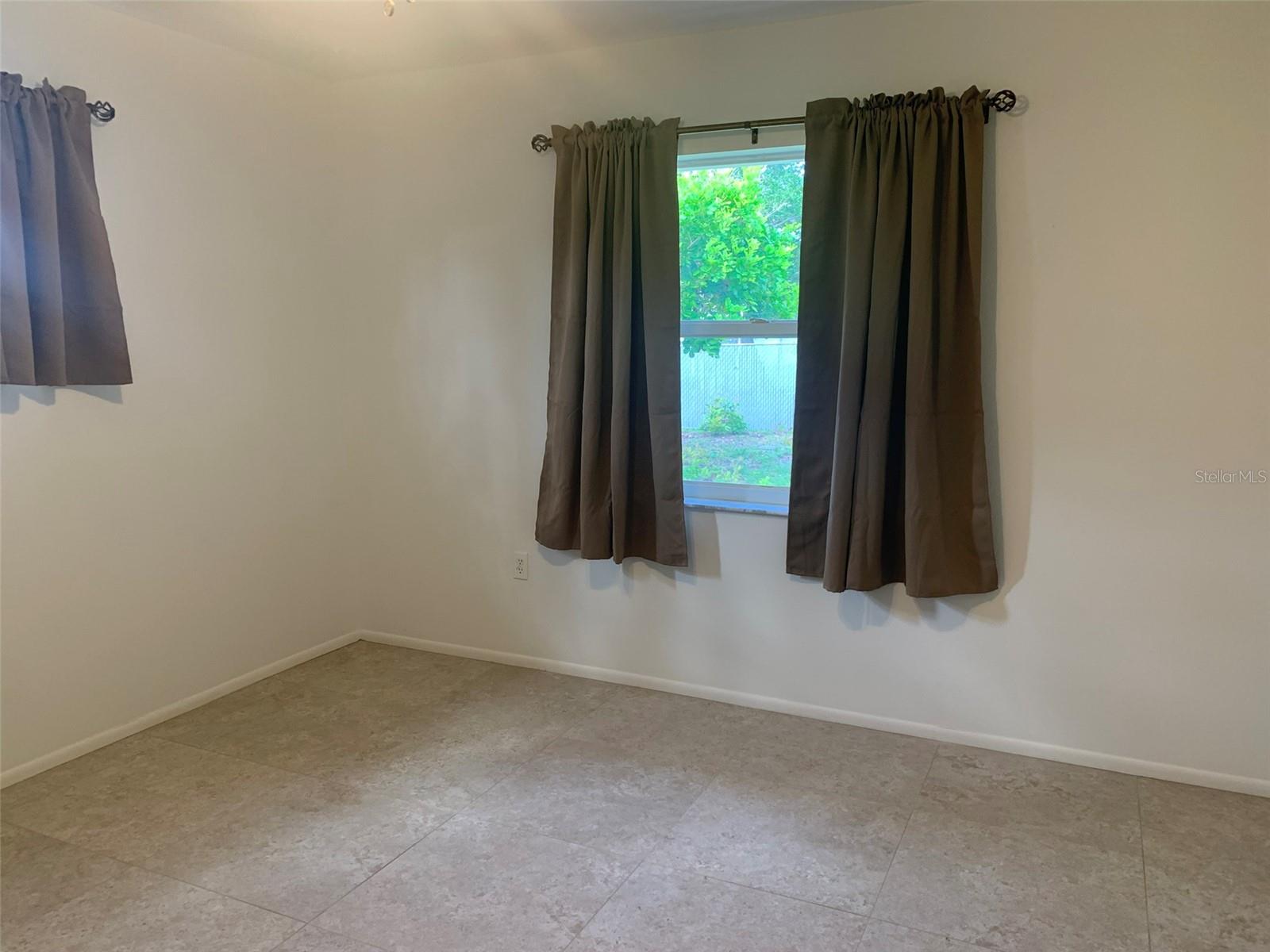 640 HARVEY ST — photo 12