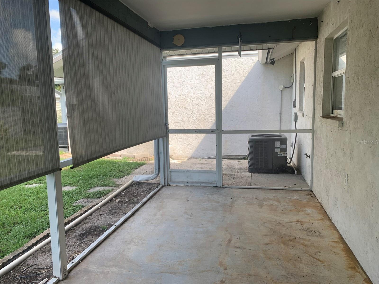 640 HARVEY ST — photo 15