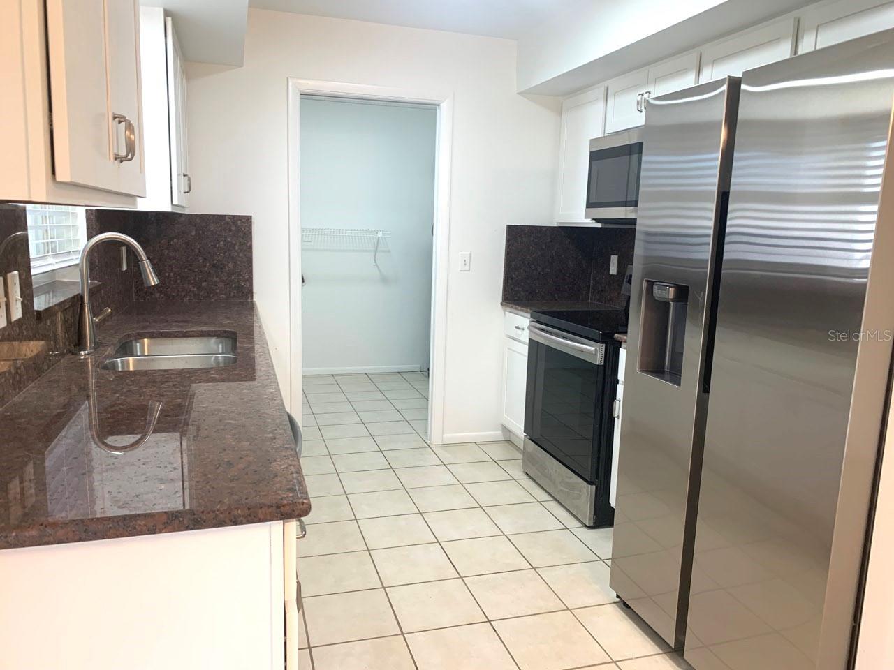 640 HARVEY ST — photo 4