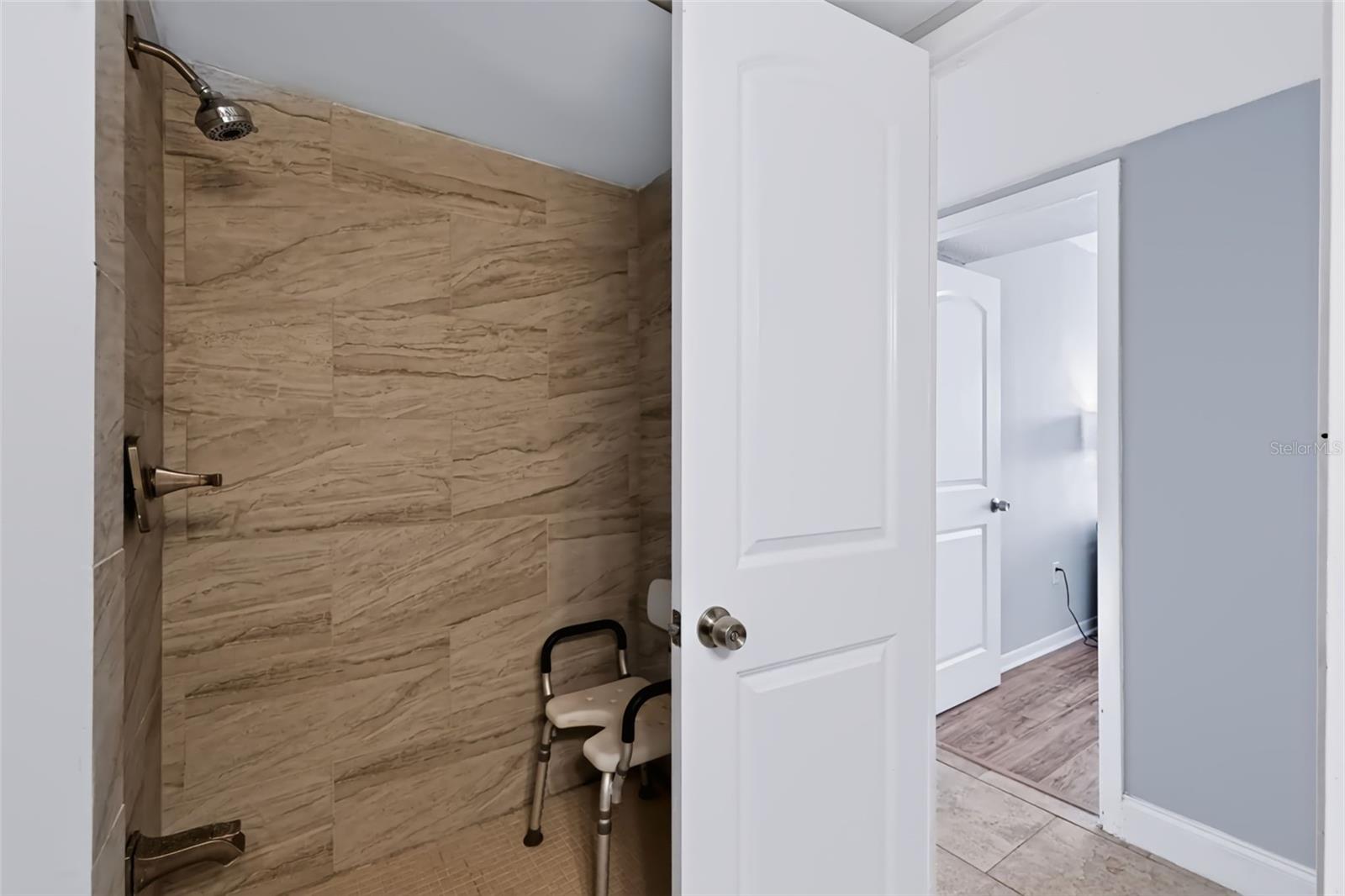644 ISLAND WAY #406 — photo 21