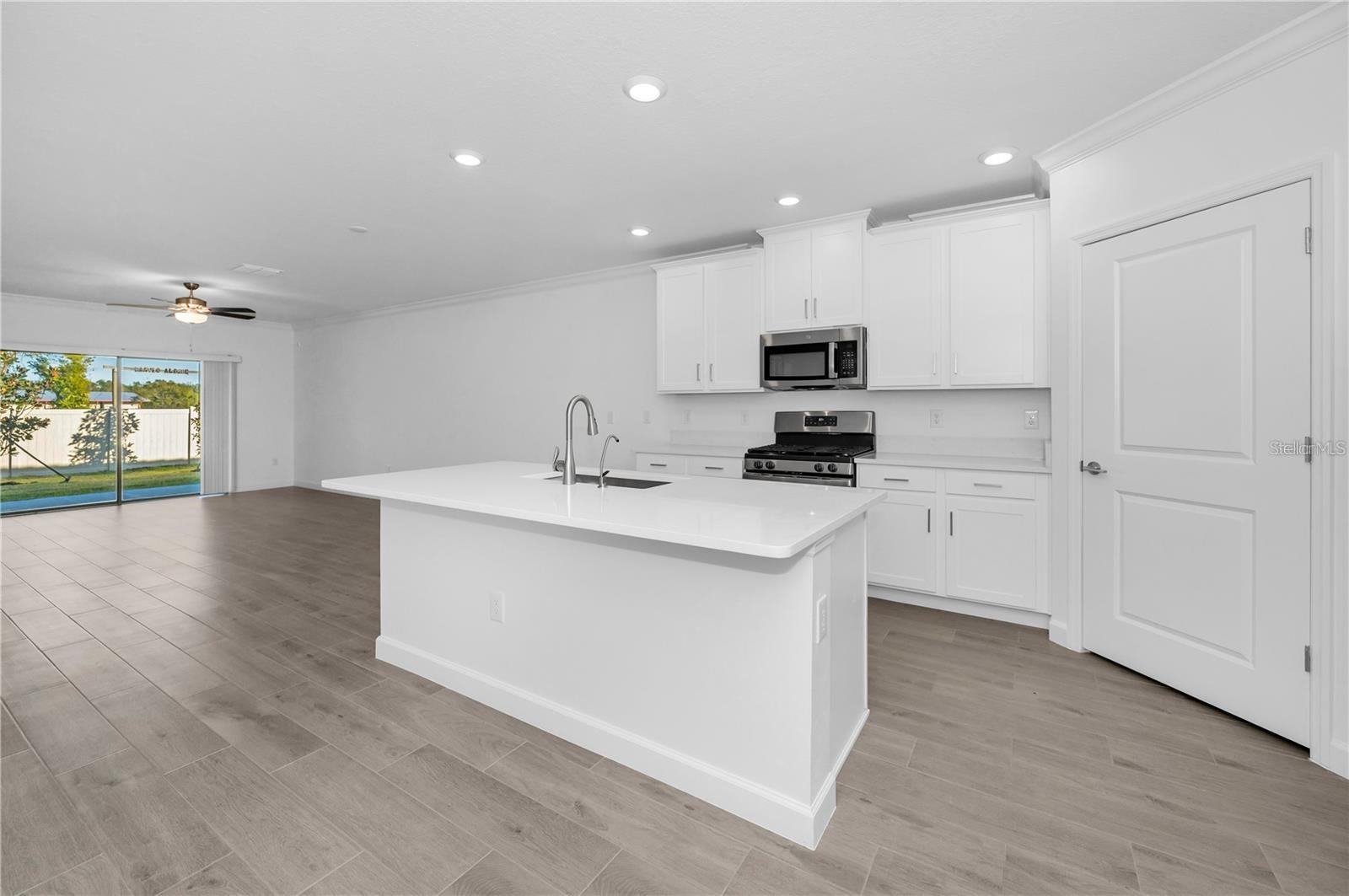 17432 HOLLY WELL AVE — photo 13