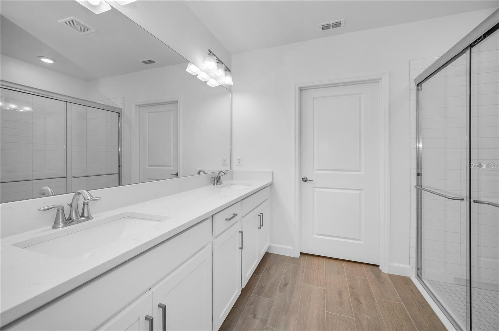 17432 HOLLY WELL AVE — photo 29