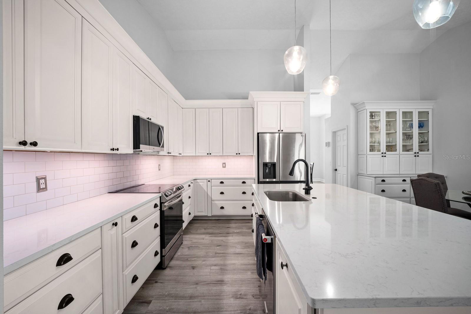 3905 NORTHRIDGE DR — photo 13