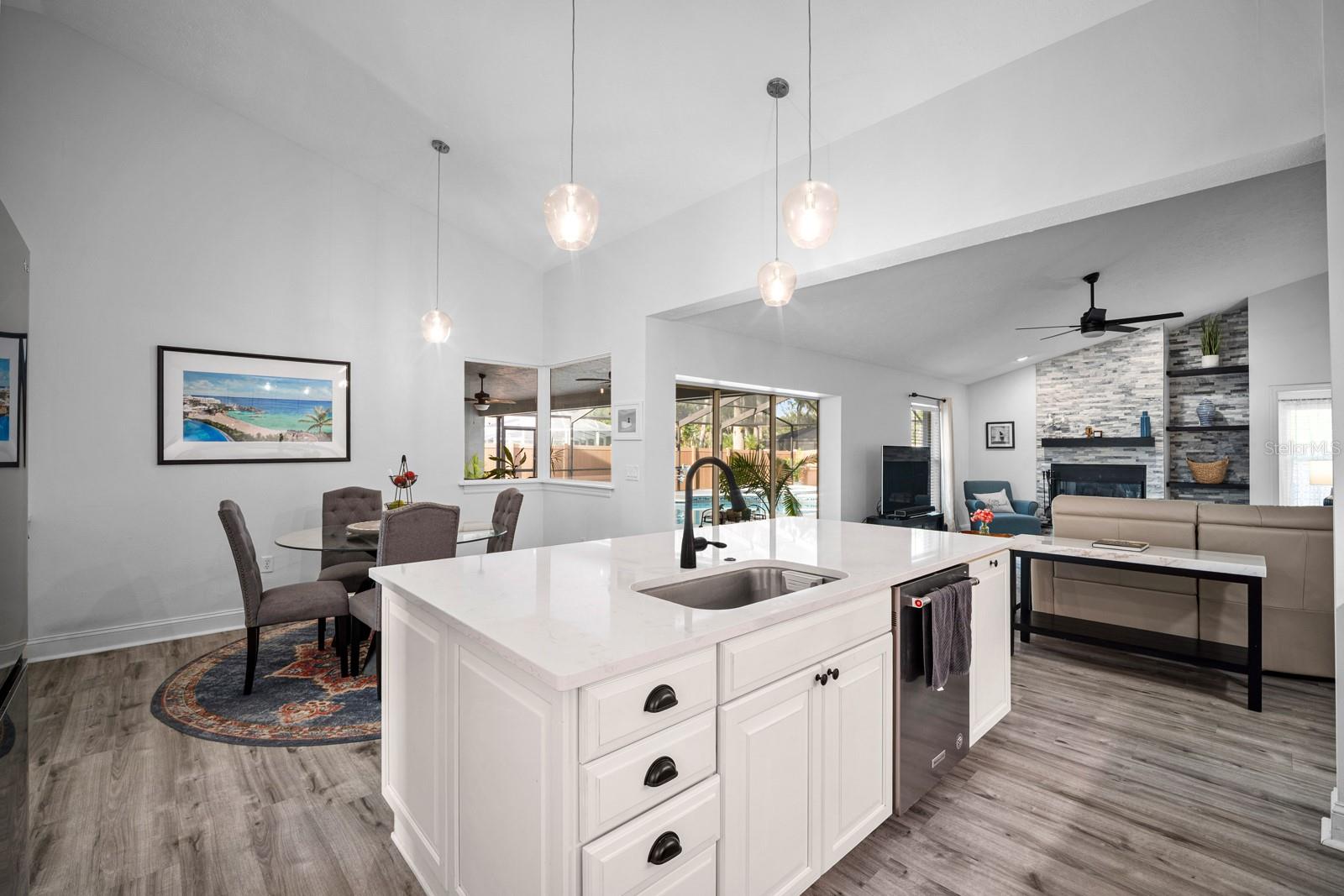 3905 NORTHRIDGE DR — photo 11