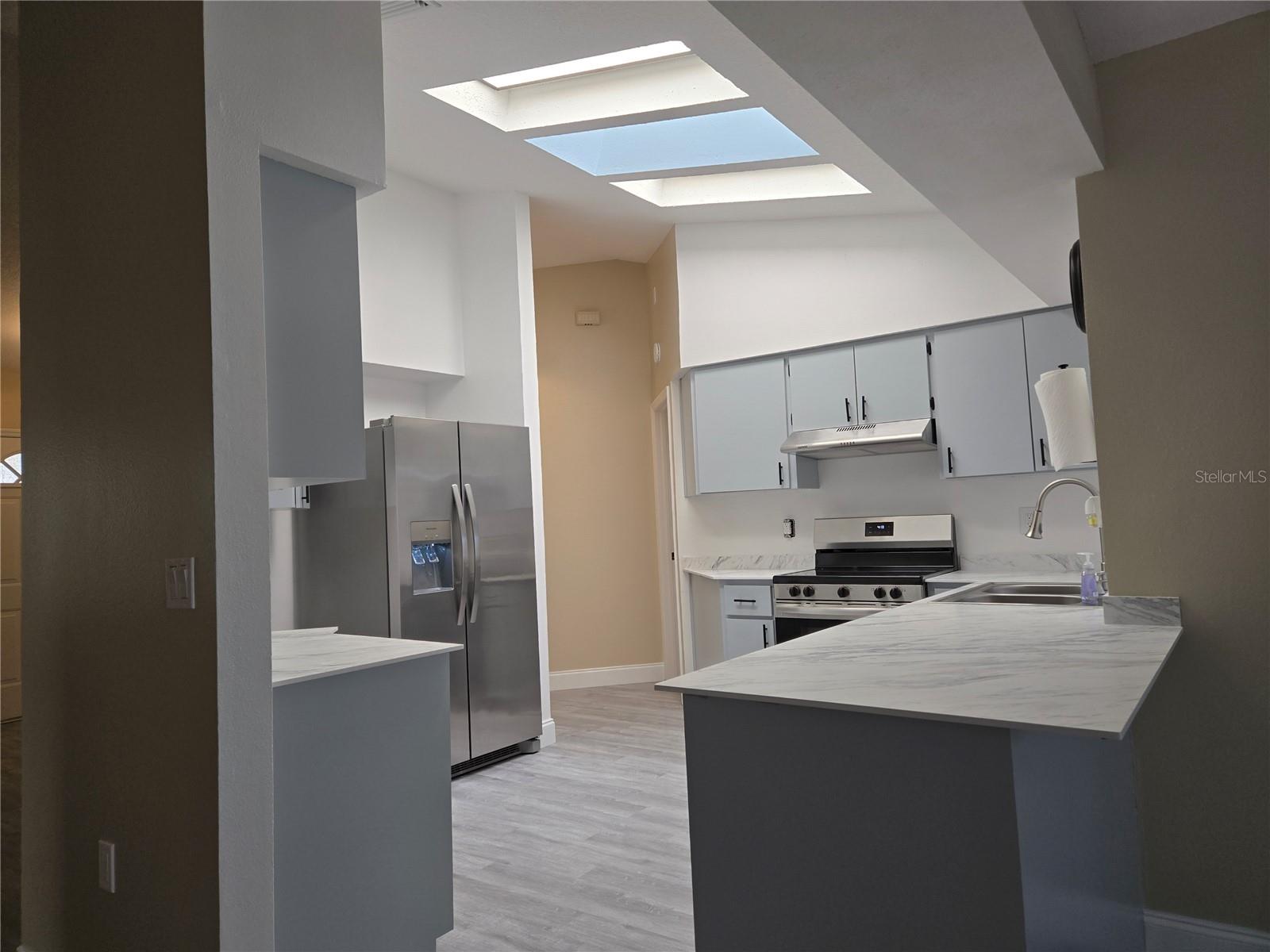 8211 MATTHEW DR — photo 15