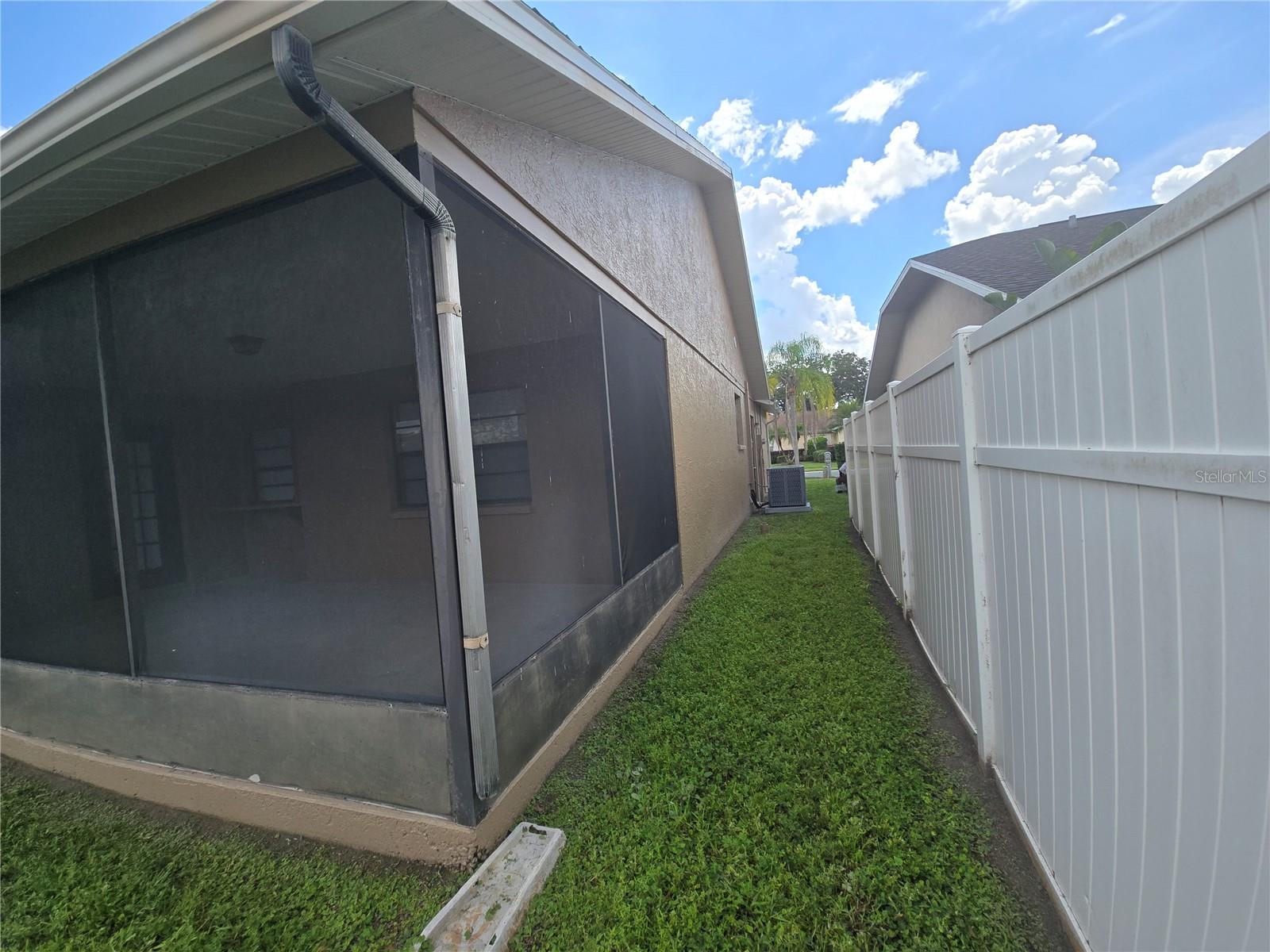 8211 MATTHEW DR — photo 5