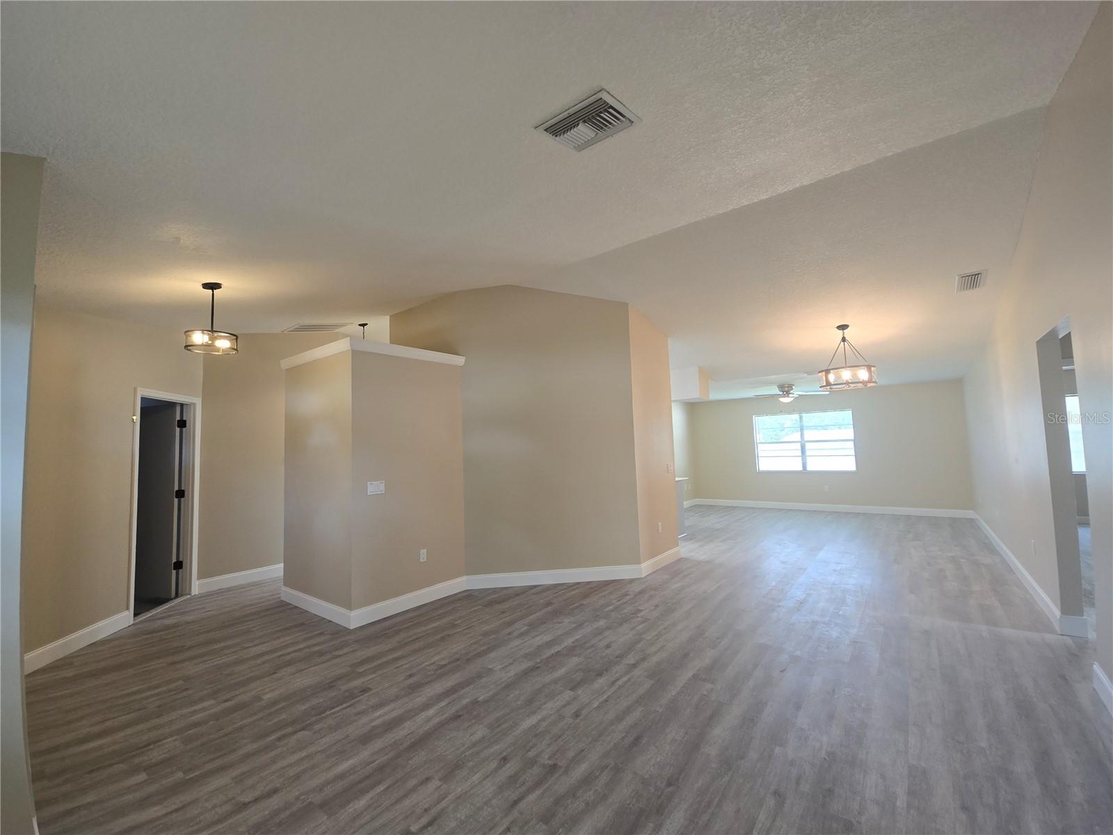 8211 MATTHEW DR — photo 10