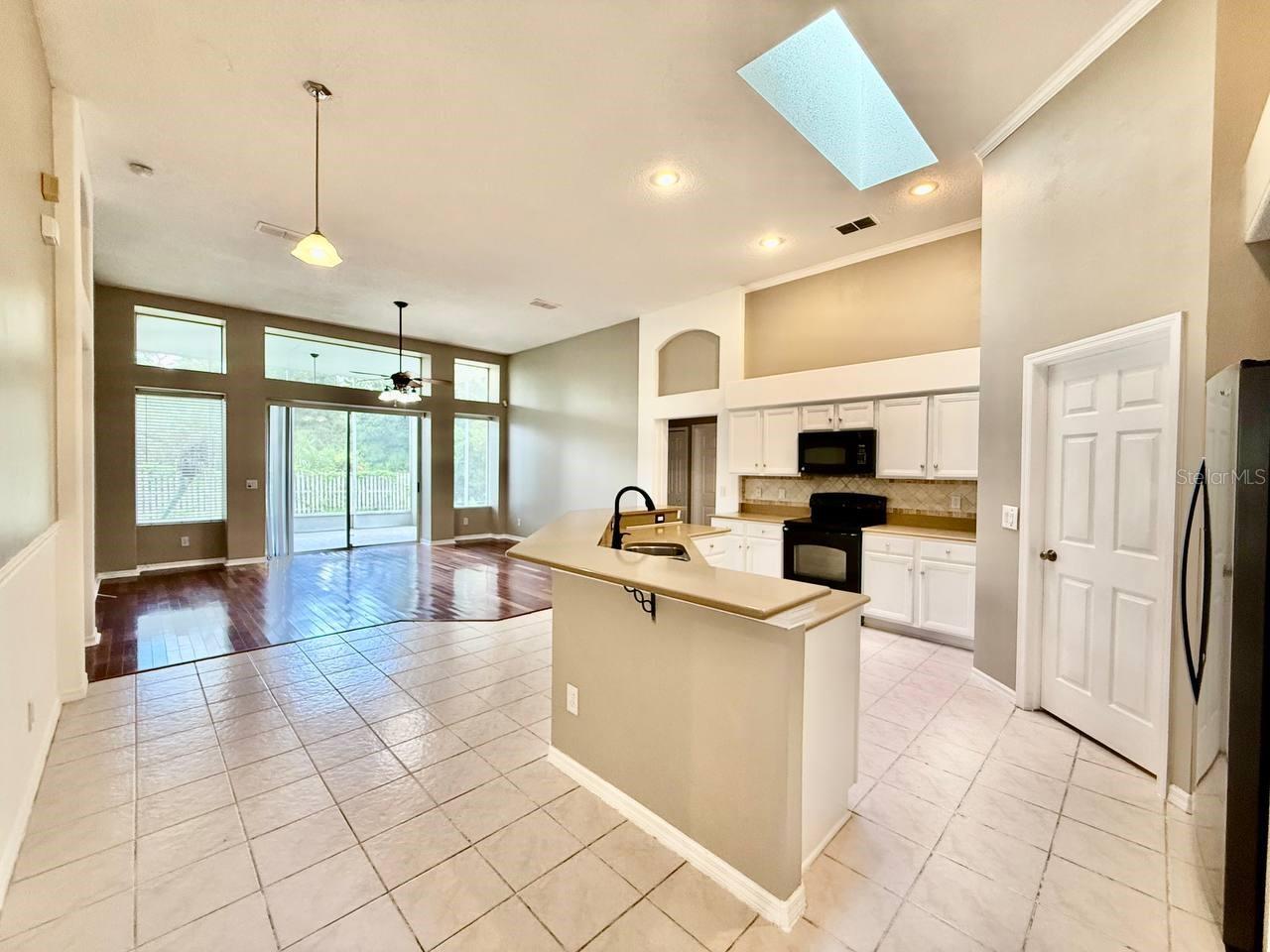 19021 WEATHERSTONE DR — photo 14