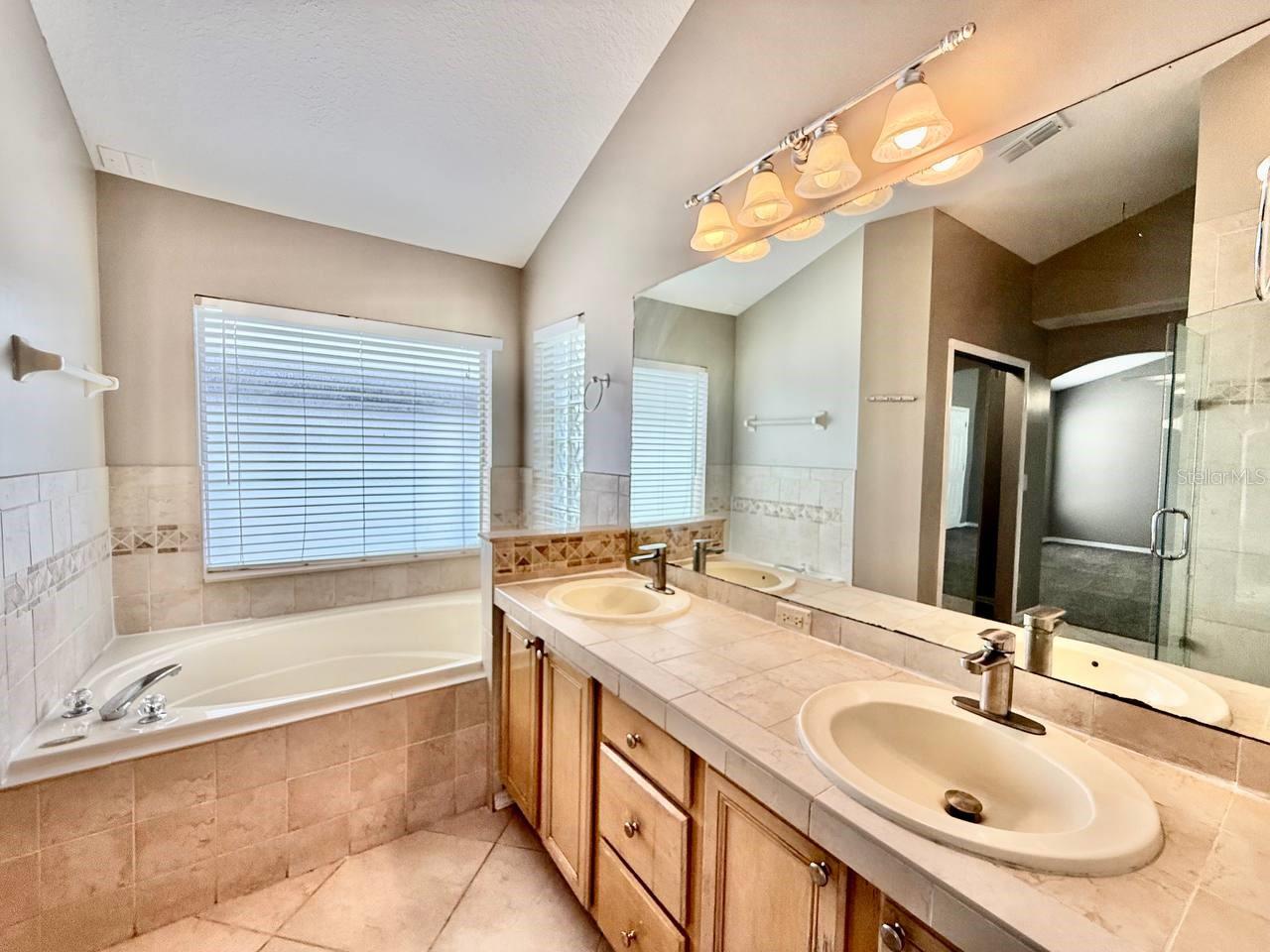 19021 WEATHERSTONE DR — photo 31