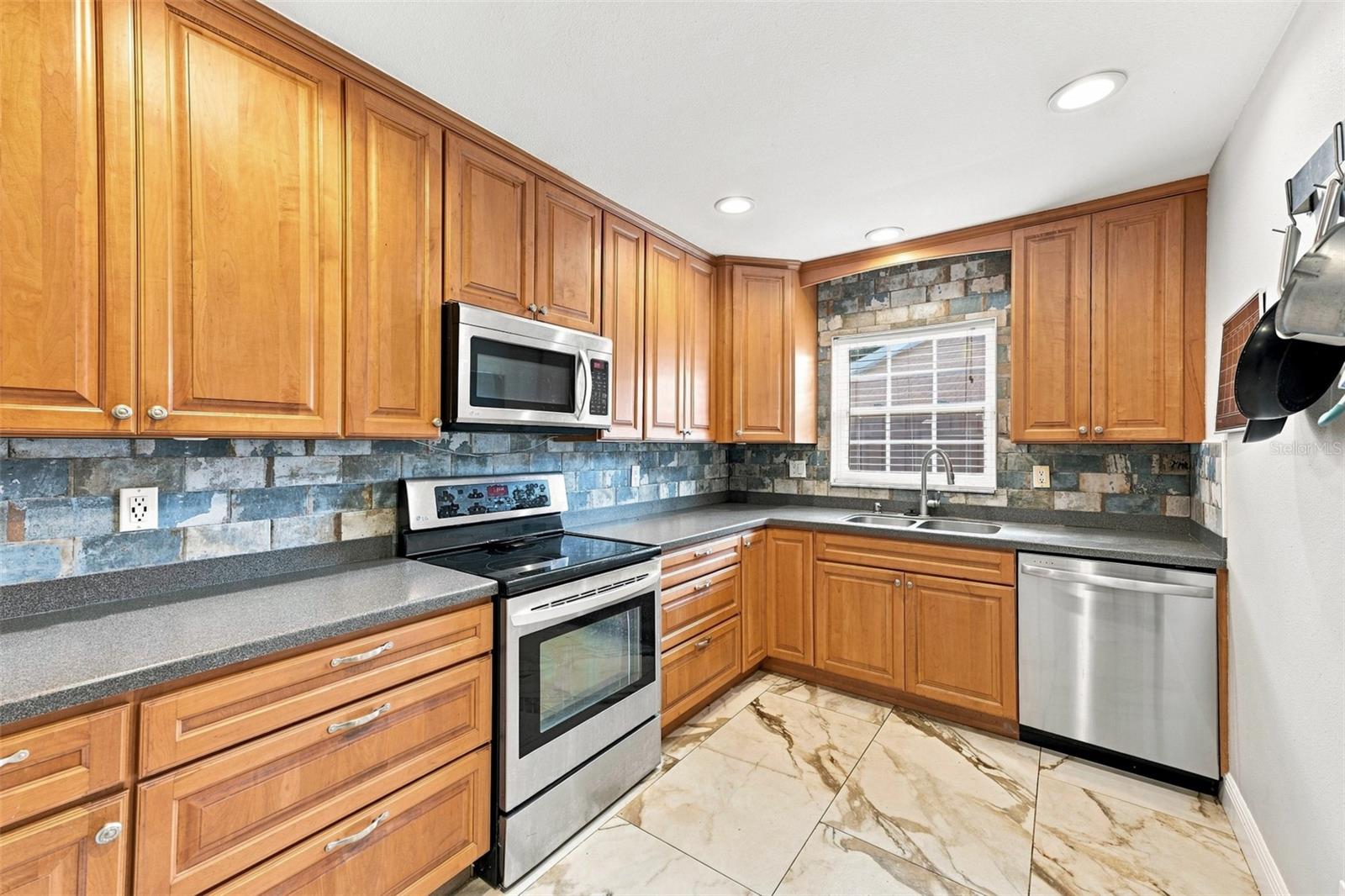 2520 FAWN CT — photo 26