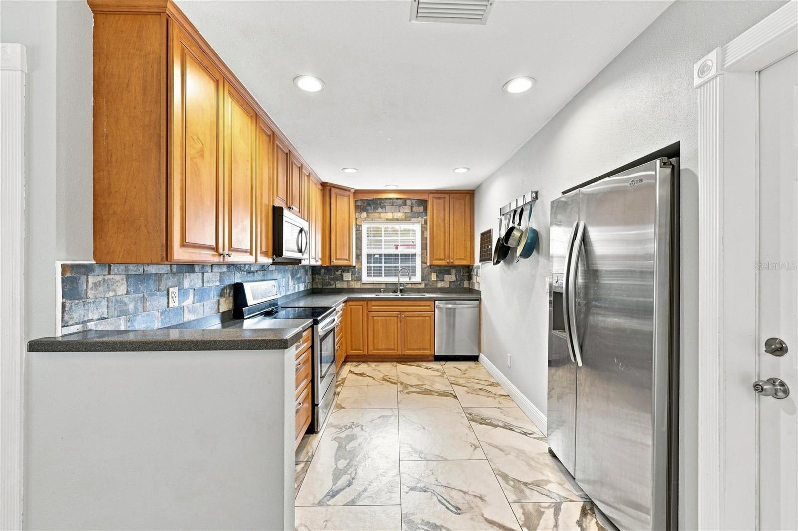 2520 FAWN CT — photo 24