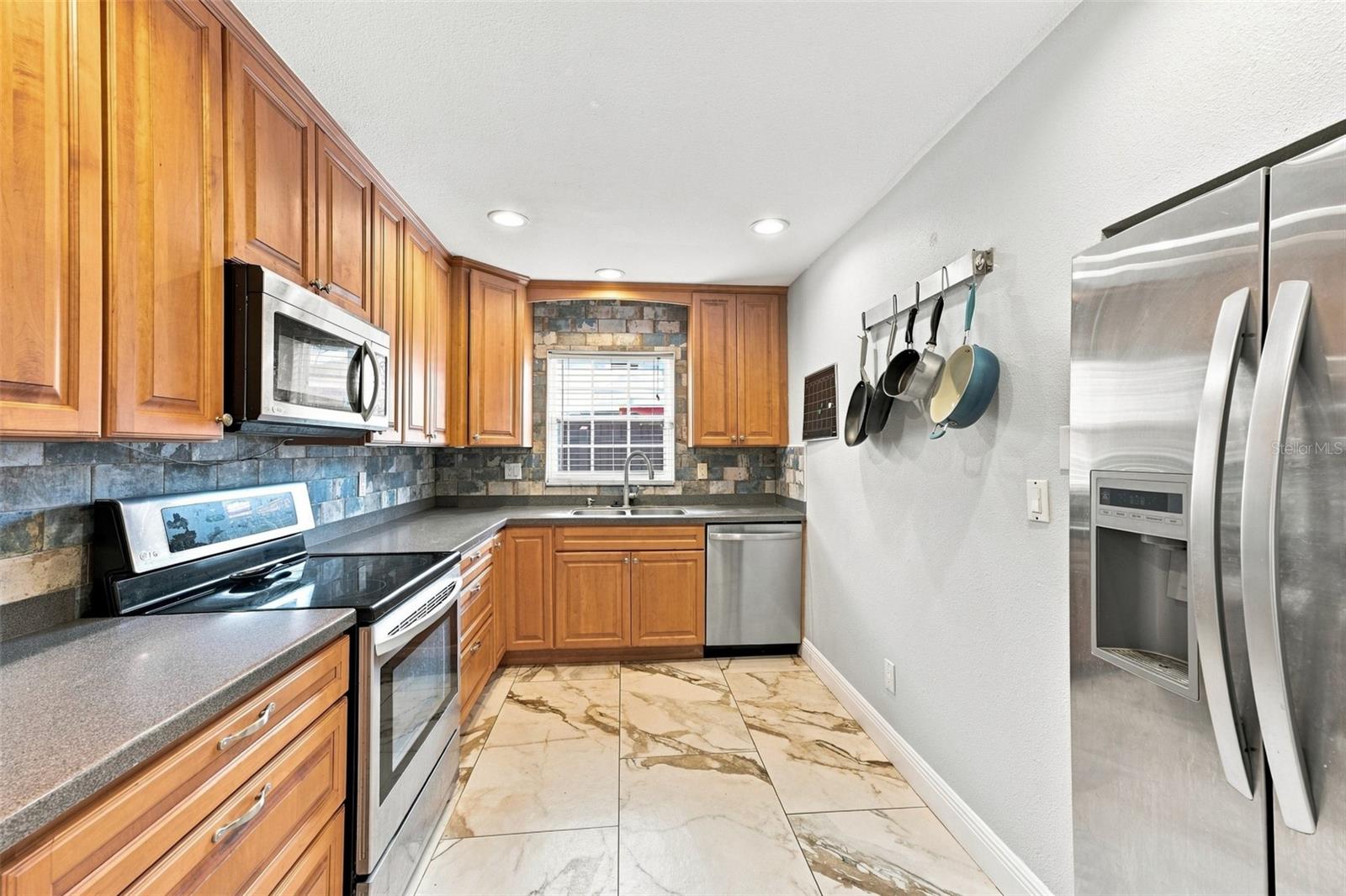 2520 FAWN CT — photo 25