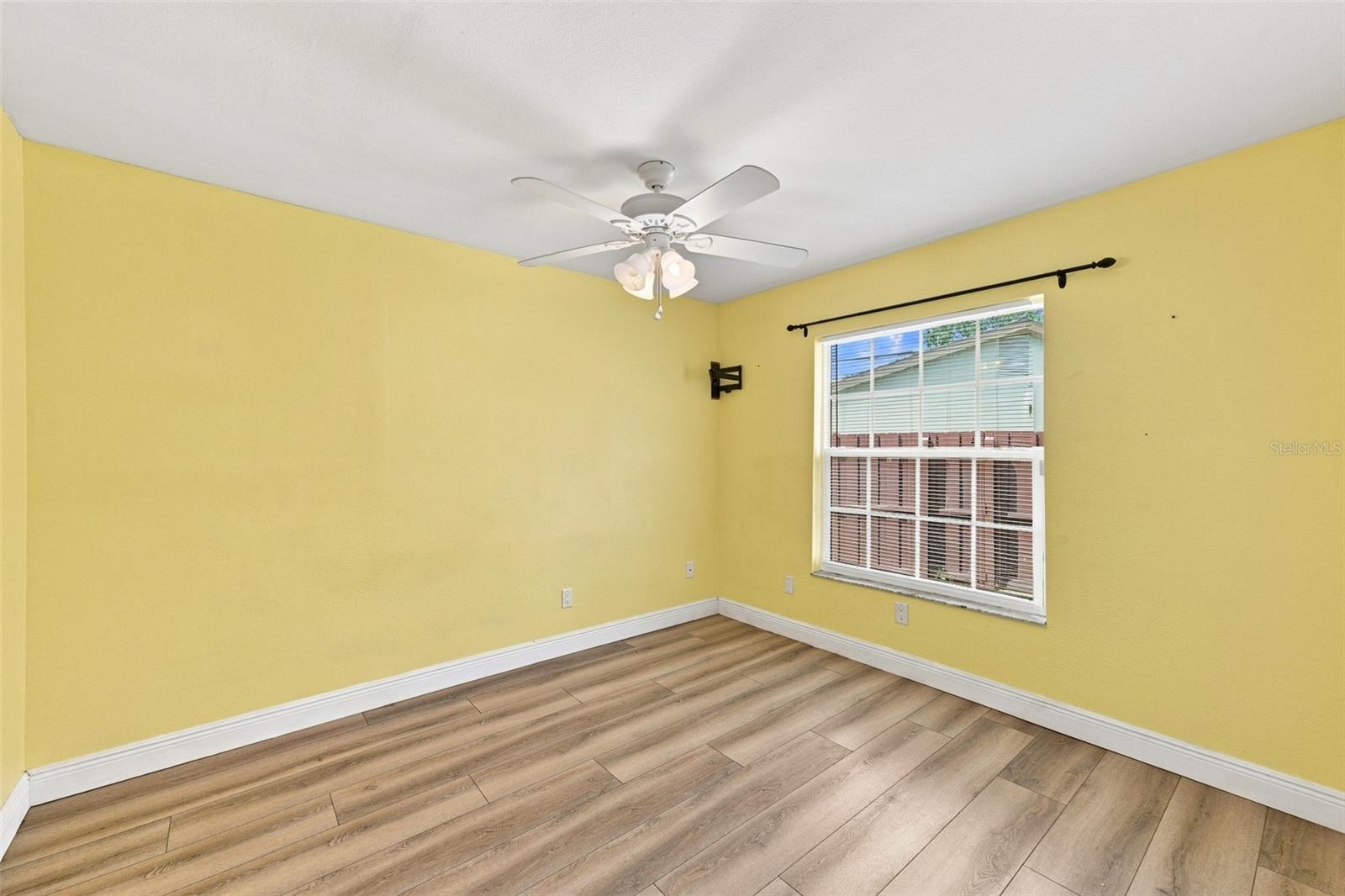 2520 FAWN CT — photo 40