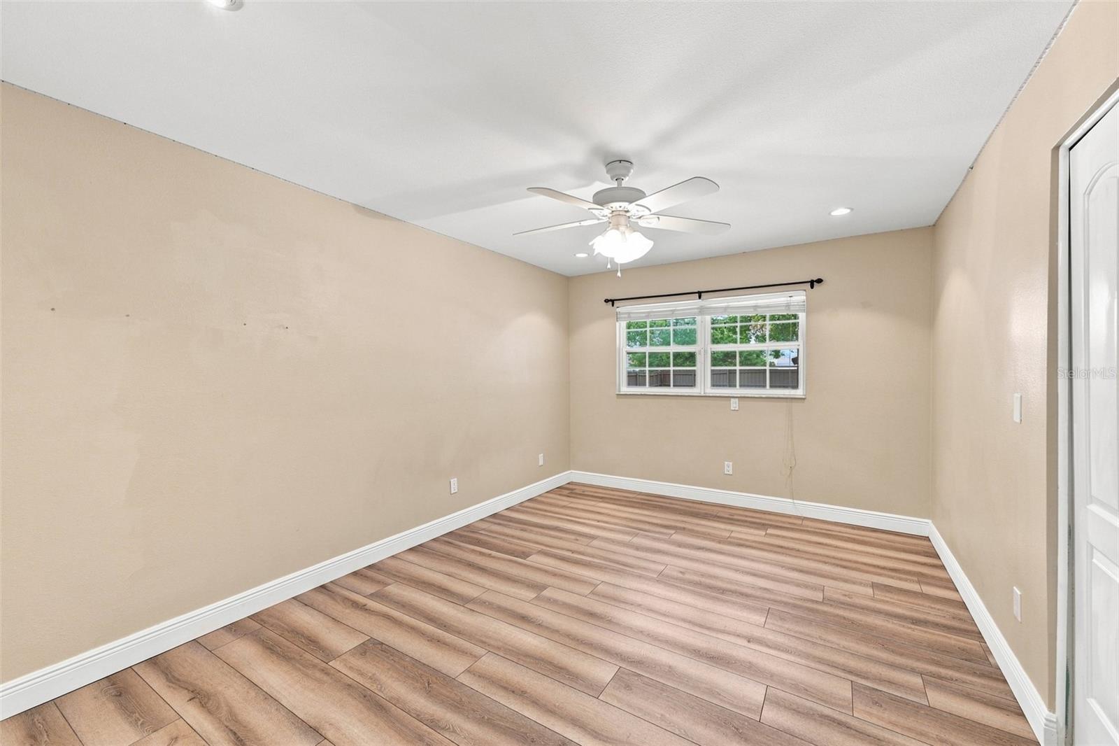 2520 FAWN CT — photo 35