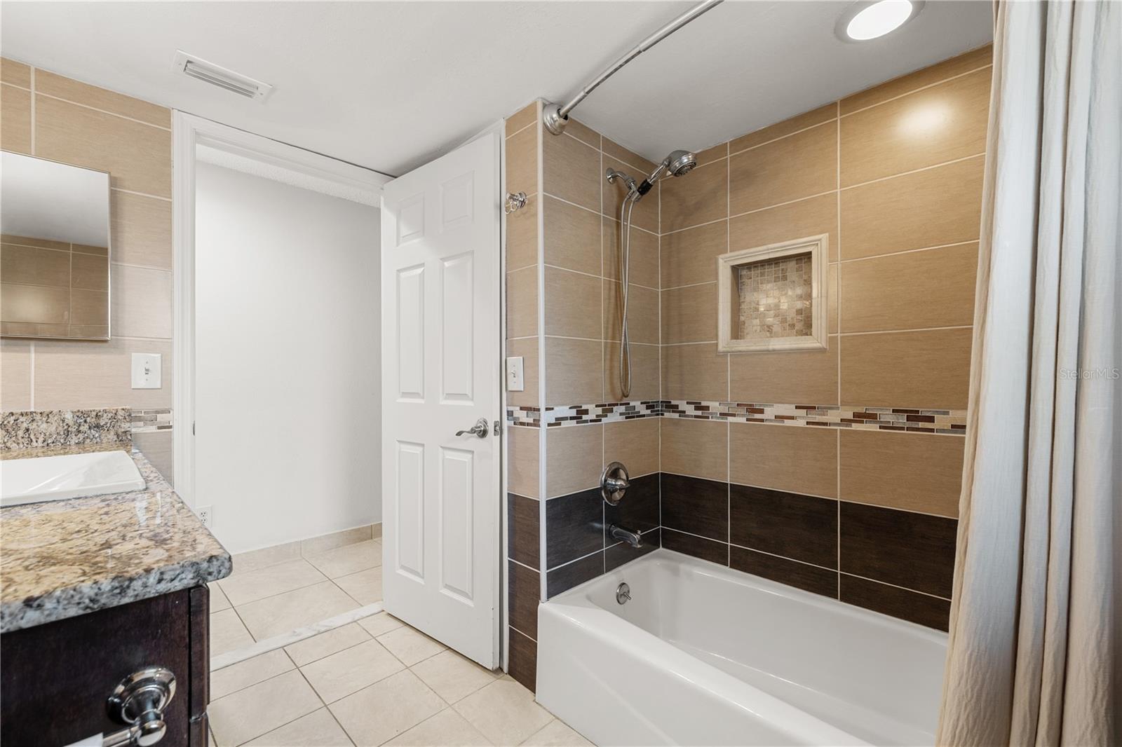 390 MERAVAN CT — photo 31