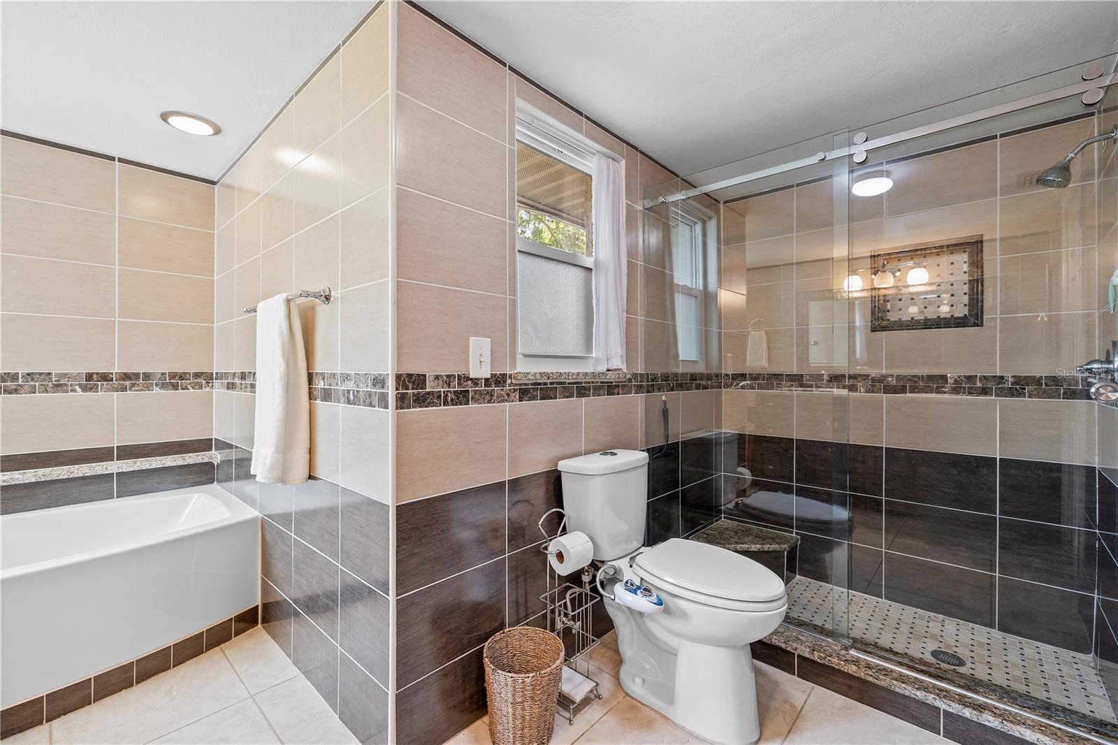 390 MERAVAN CT — photo 41