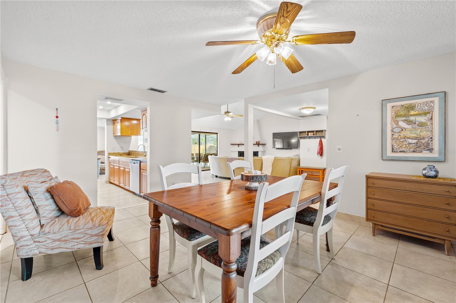 390 MERAVAN CT — photo 25