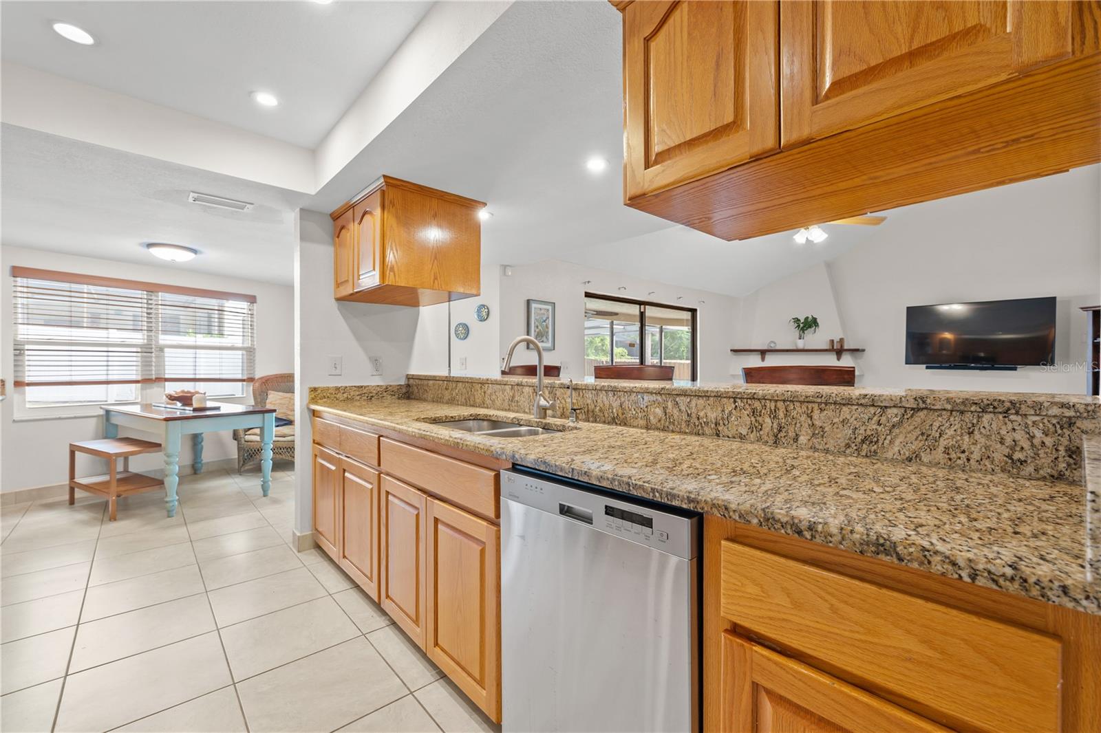 390 MERAVAN CT — photo 19