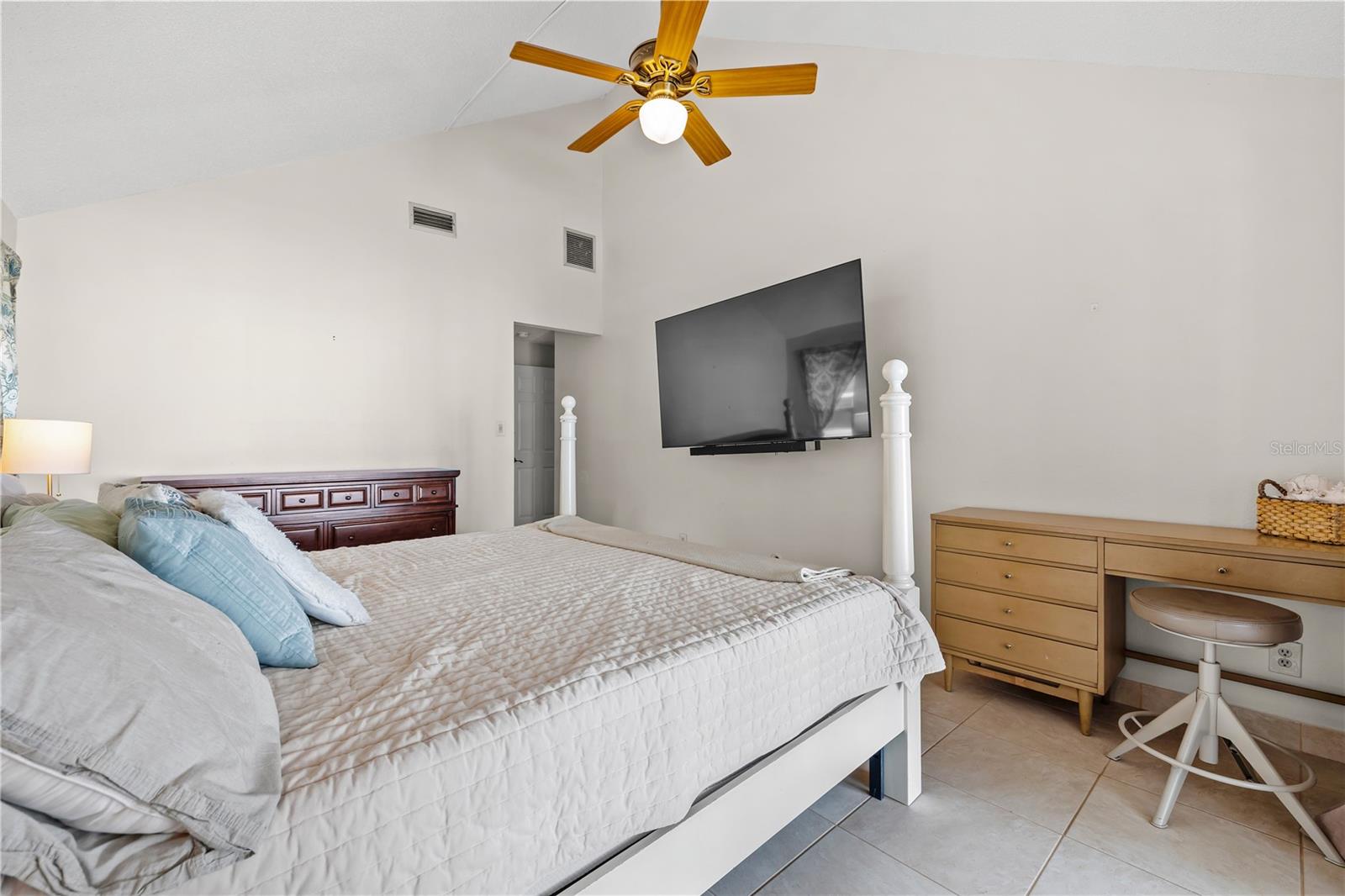 390 MERAVAN CT — photo 38