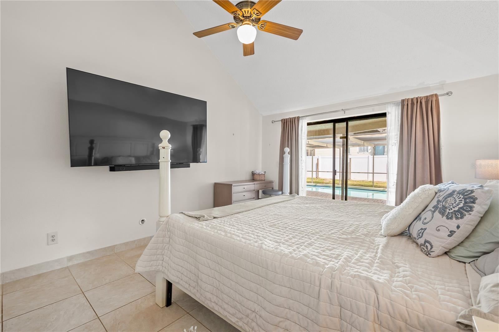 390 MERAVAN CT — photo 37