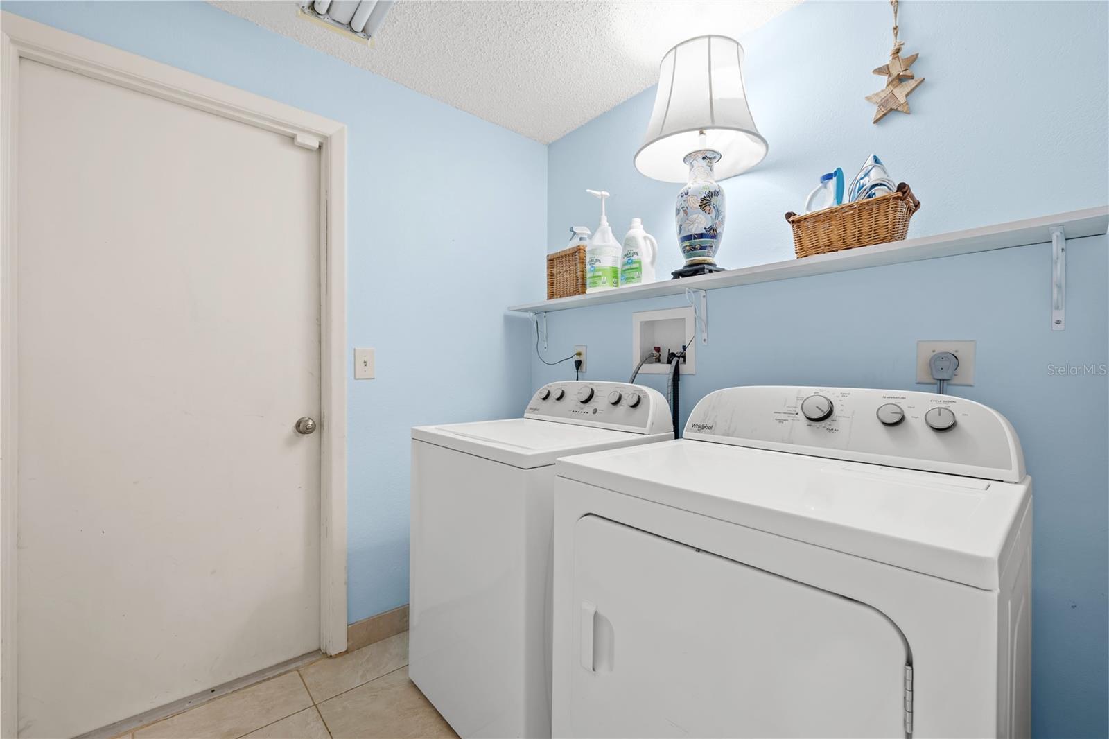 390 MERAVAN CT — photo 43