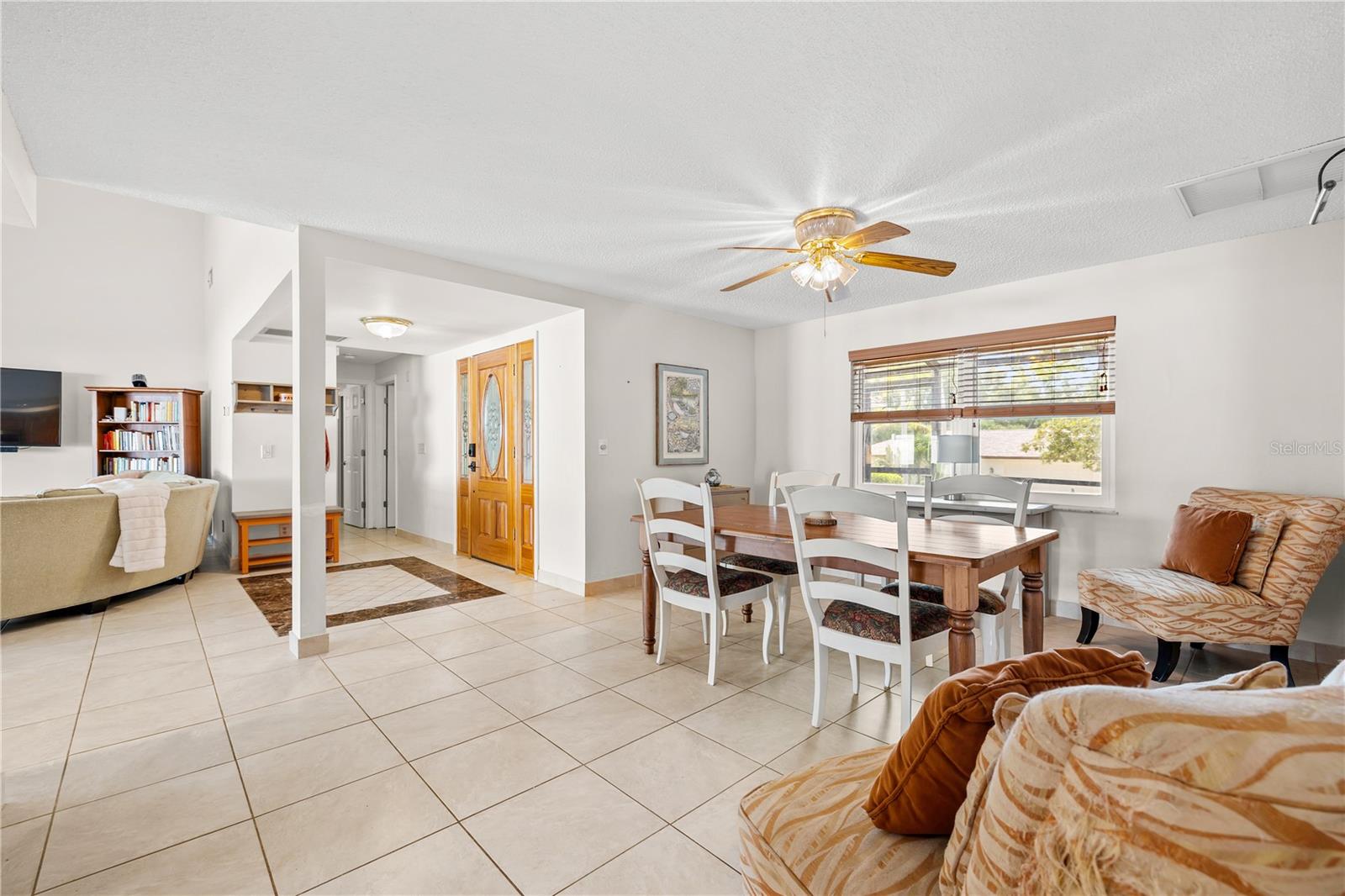 390 MERAVAN CT — photo 26