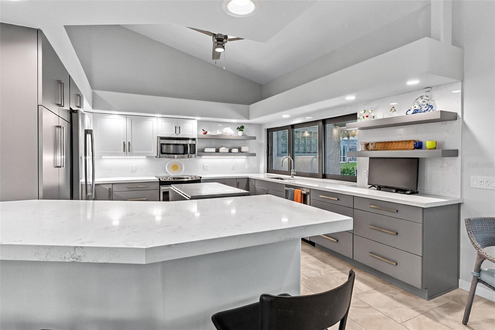 500 VENICE LN — photo 16