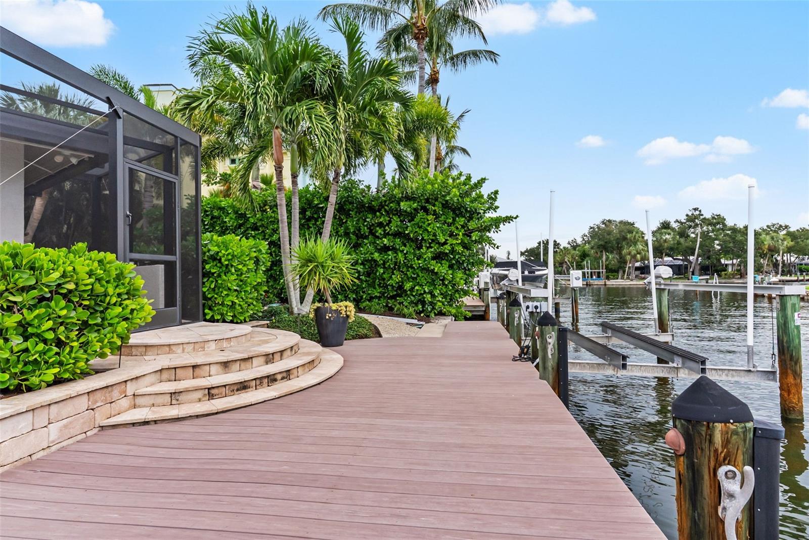 500 VENICE LN — photo 49
