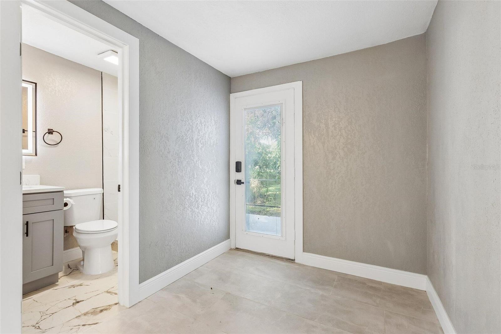 2217 MALLORY AVE — photo 20