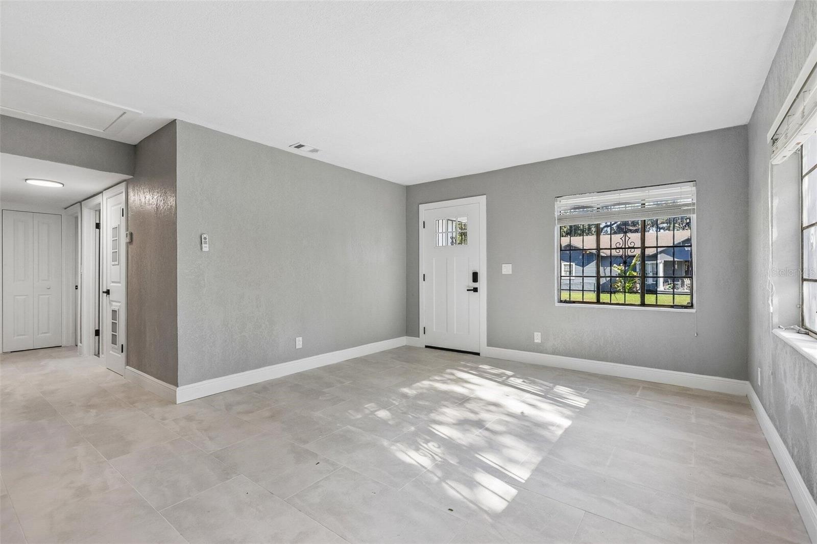 2217 MALLORY AVE — photo 11