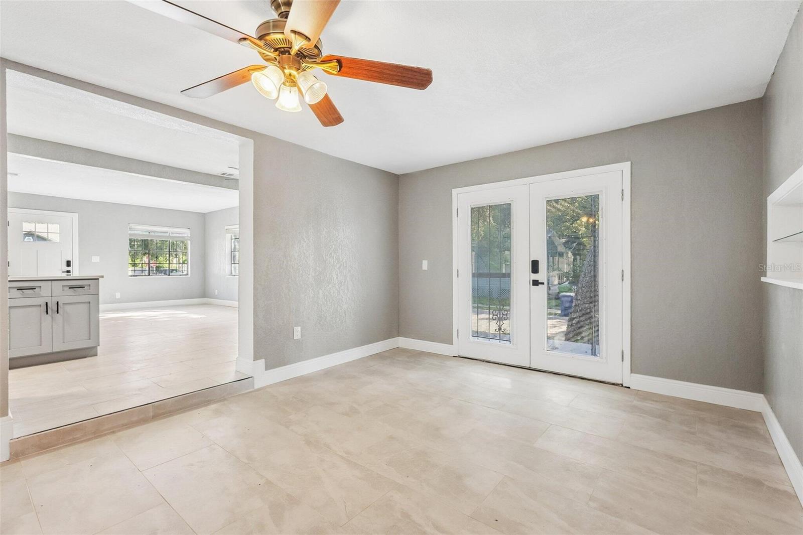 2217 MALLORY AVE — photo 24