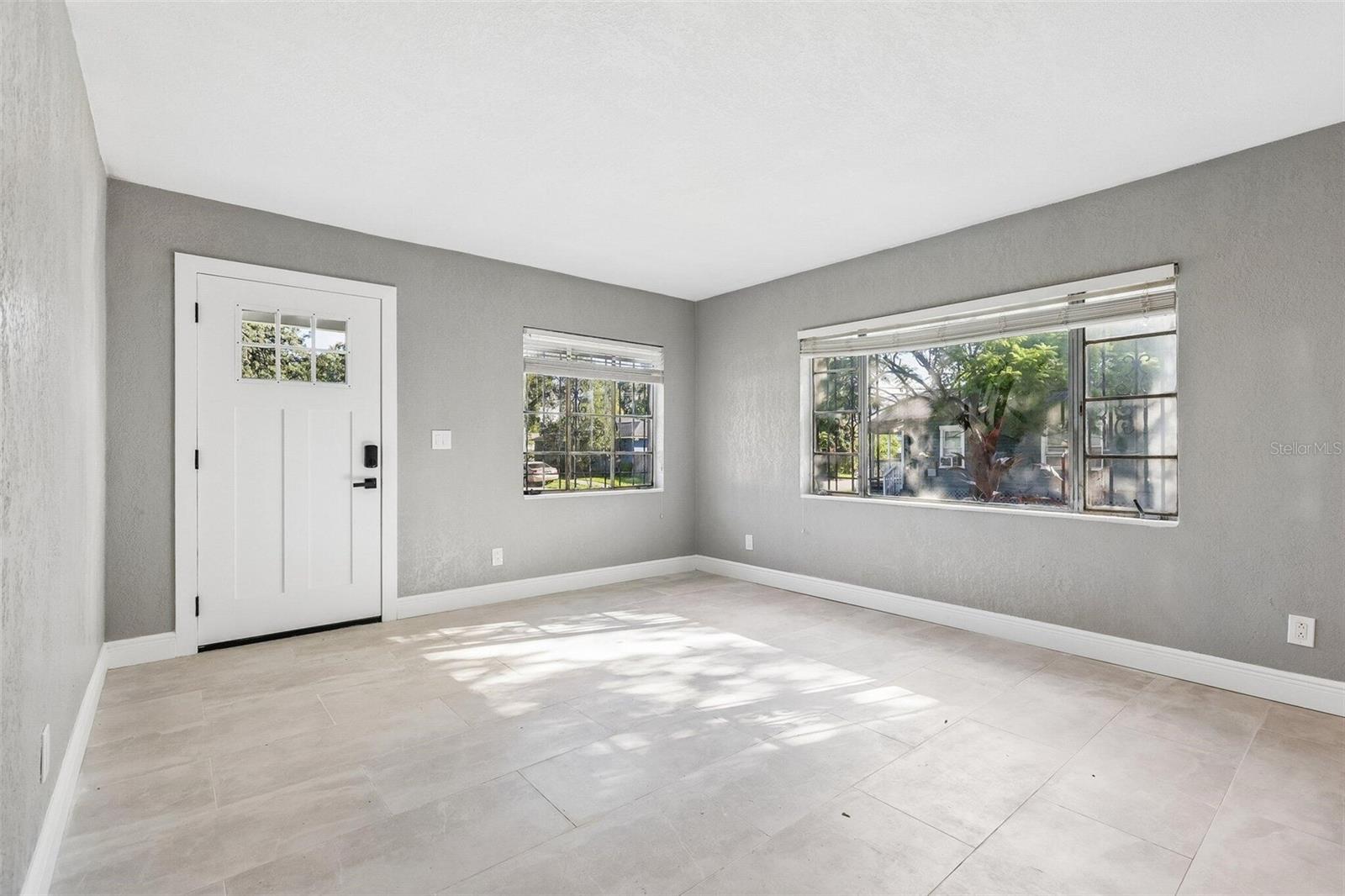 2217 MALLORY AVE — photo 25