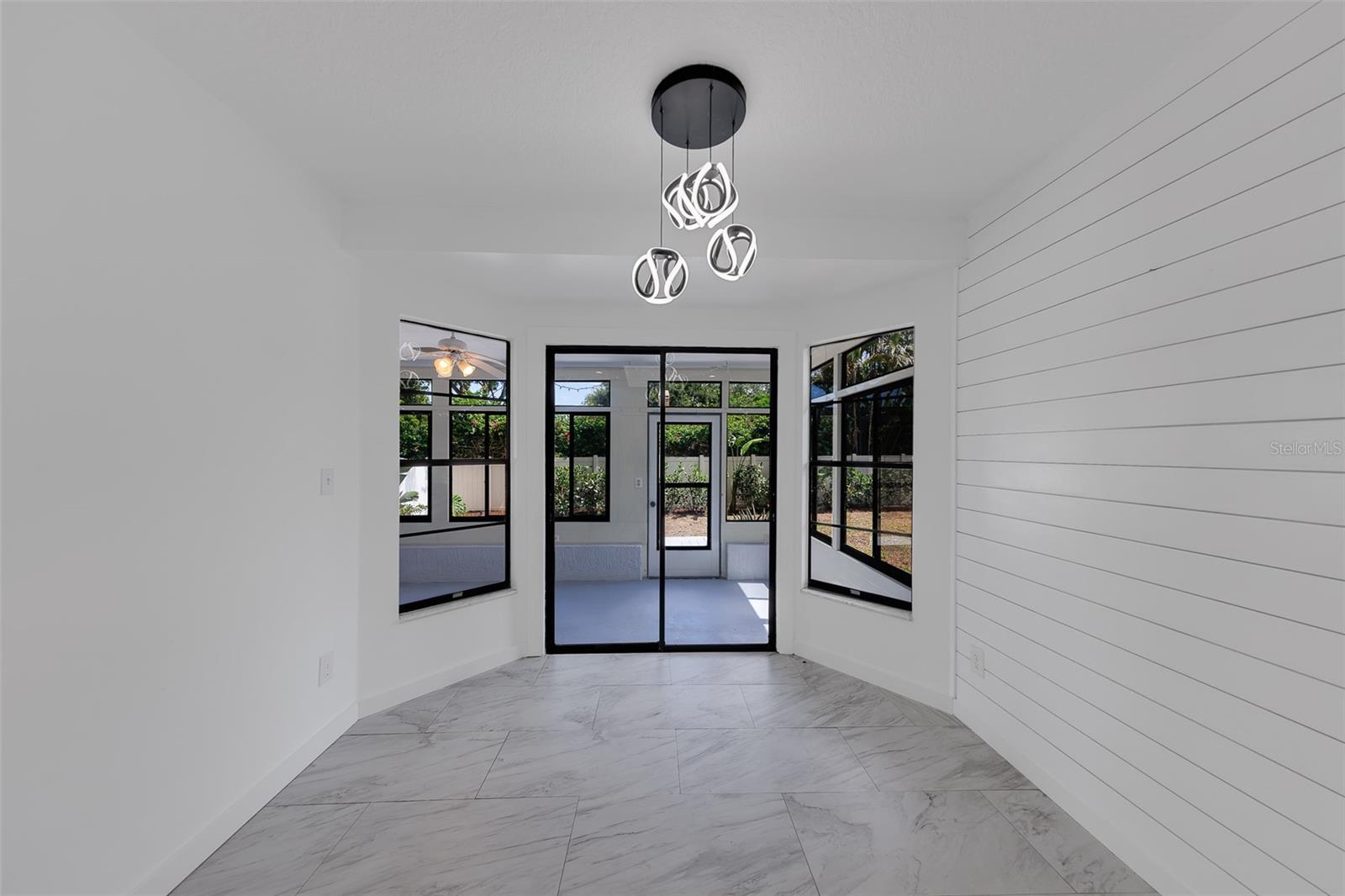 2709 WINDING WAY — photo 17