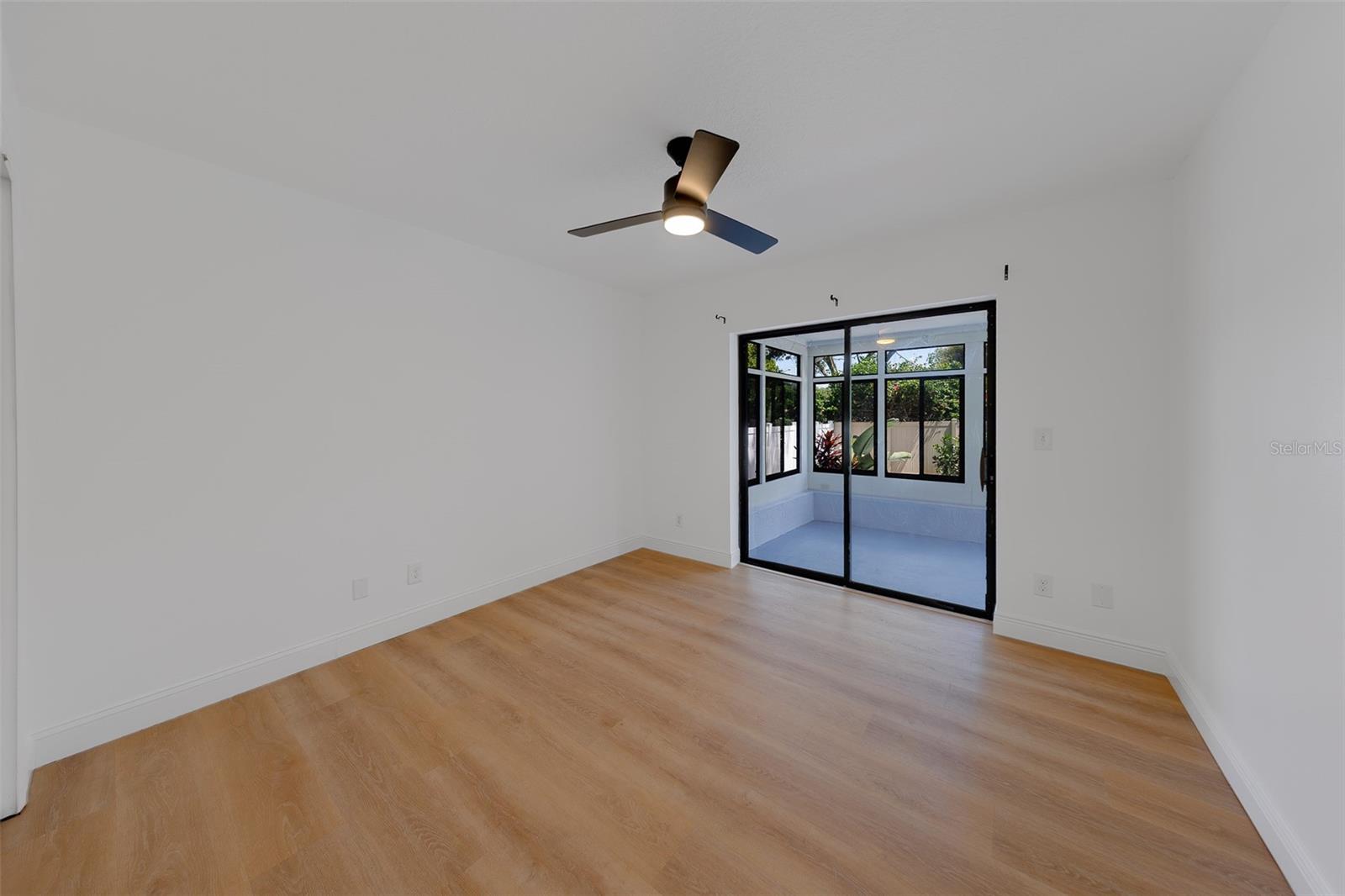 2709 WINDING WAY — photo 32