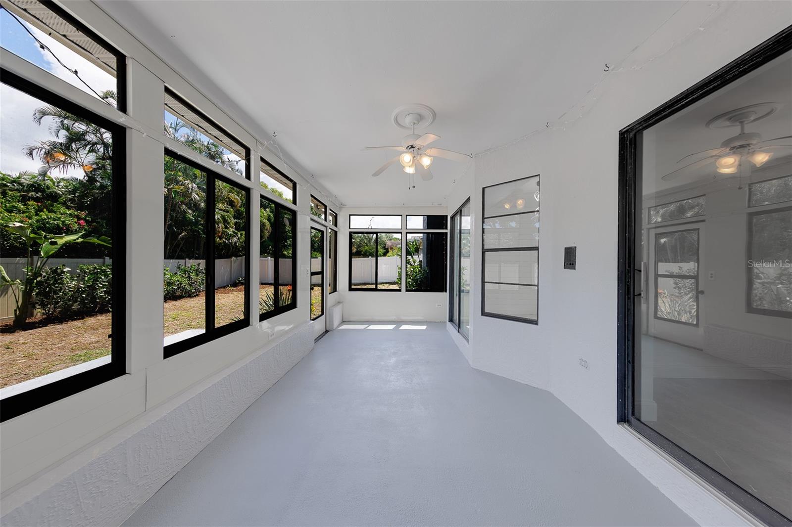 2709 WINDING WAY — photo 37