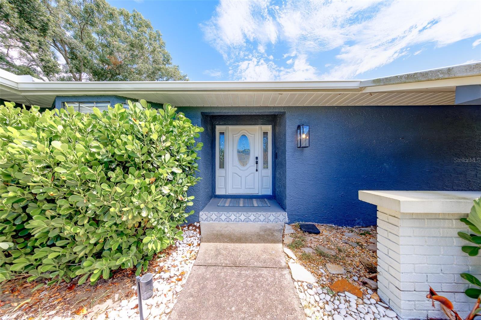 2709 WINDING WAY — photo 2