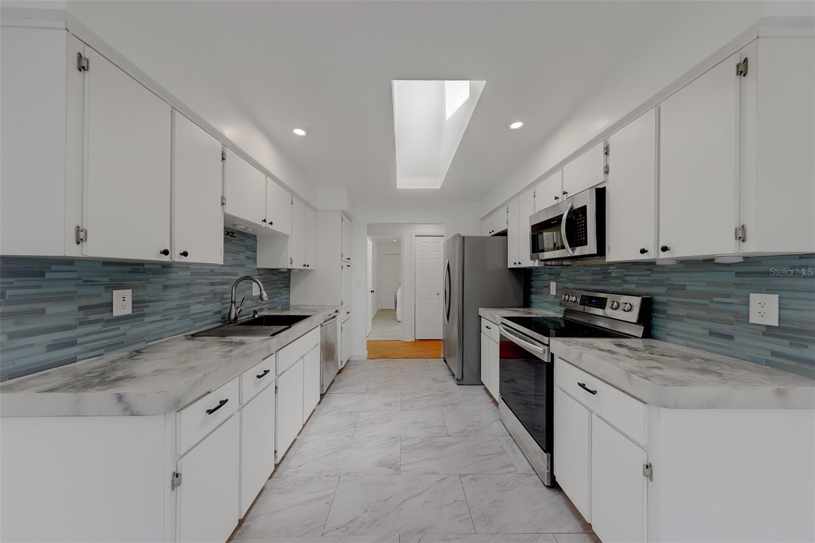 2709 WINDING WAY — photo 14