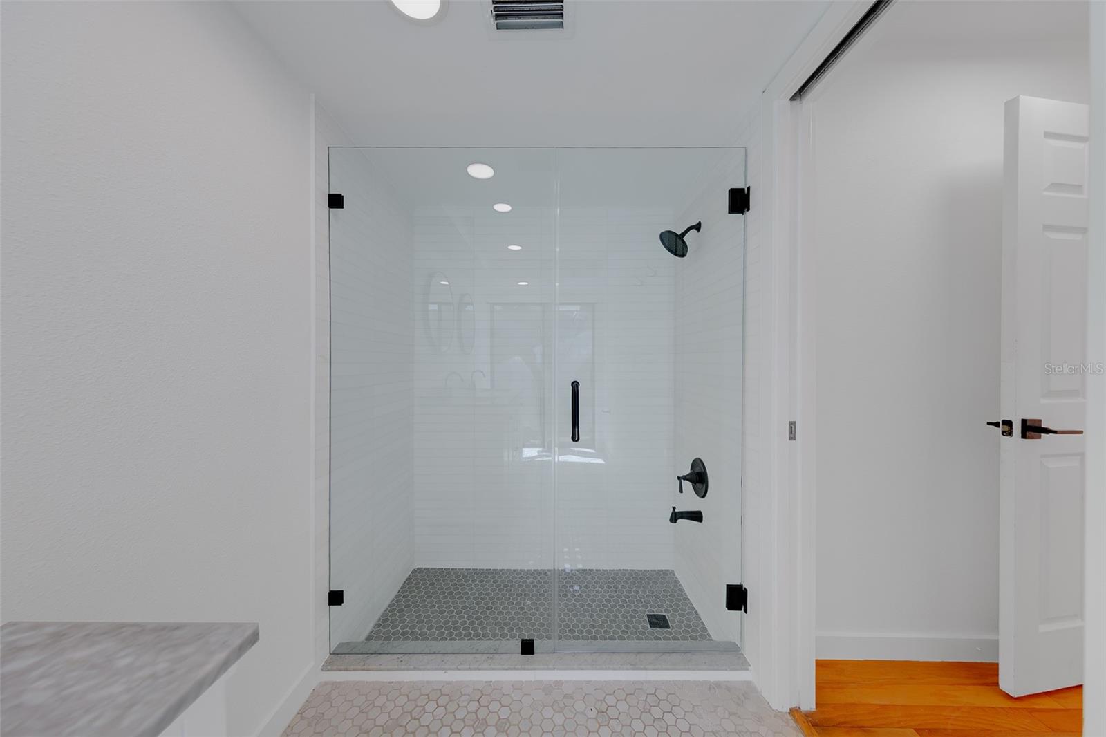 2709 WINDING WAY — photo 24